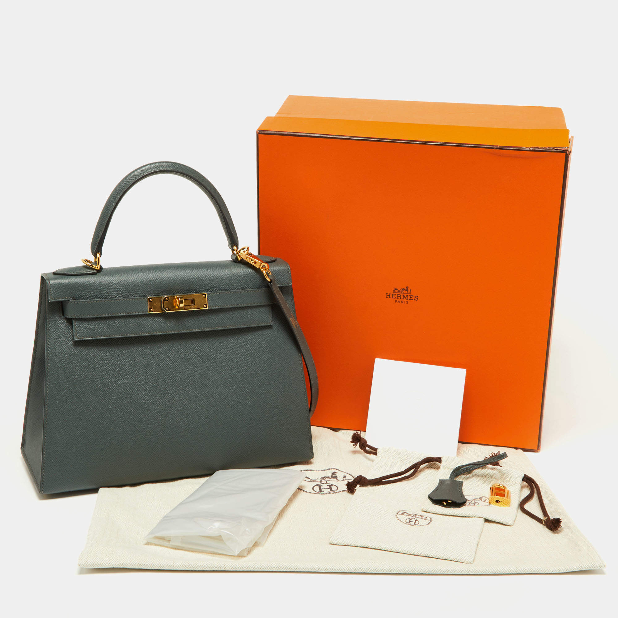 Hermès Vert Amande Epsom Leather Gold Finish Kelly Sellier 28 Bag Hermes