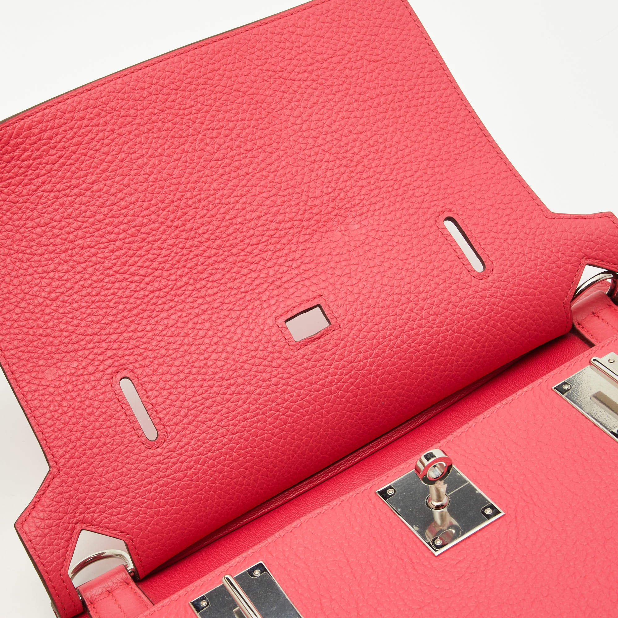 Hermès Halzan 25 In Rouge De Coeur And Rose Extreme Taurillon Clemence  Leather With Palladium Hardware in Pink