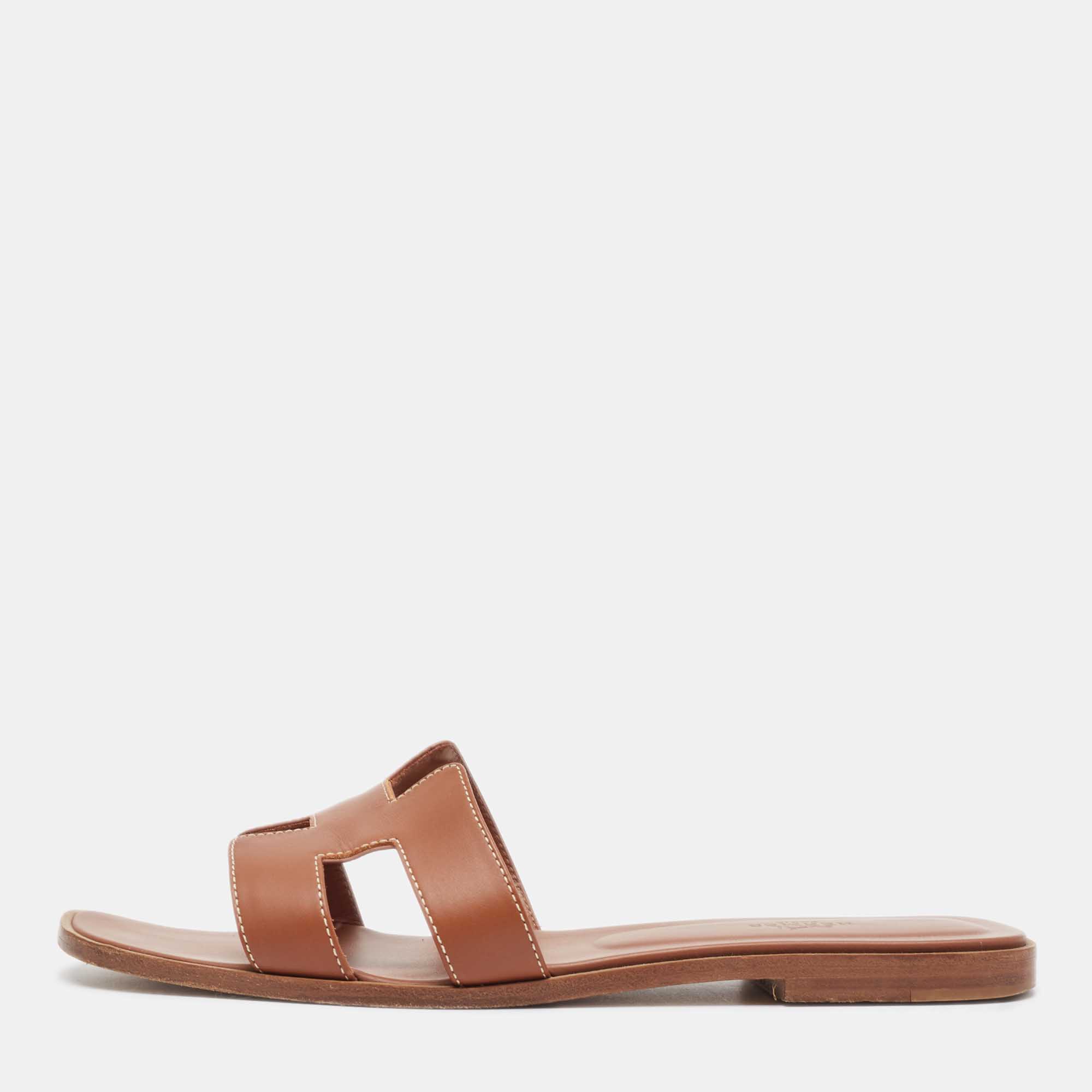 مملوكة مسبقًا Hermes Brown Leather Oran Flat Slides Size 41.5