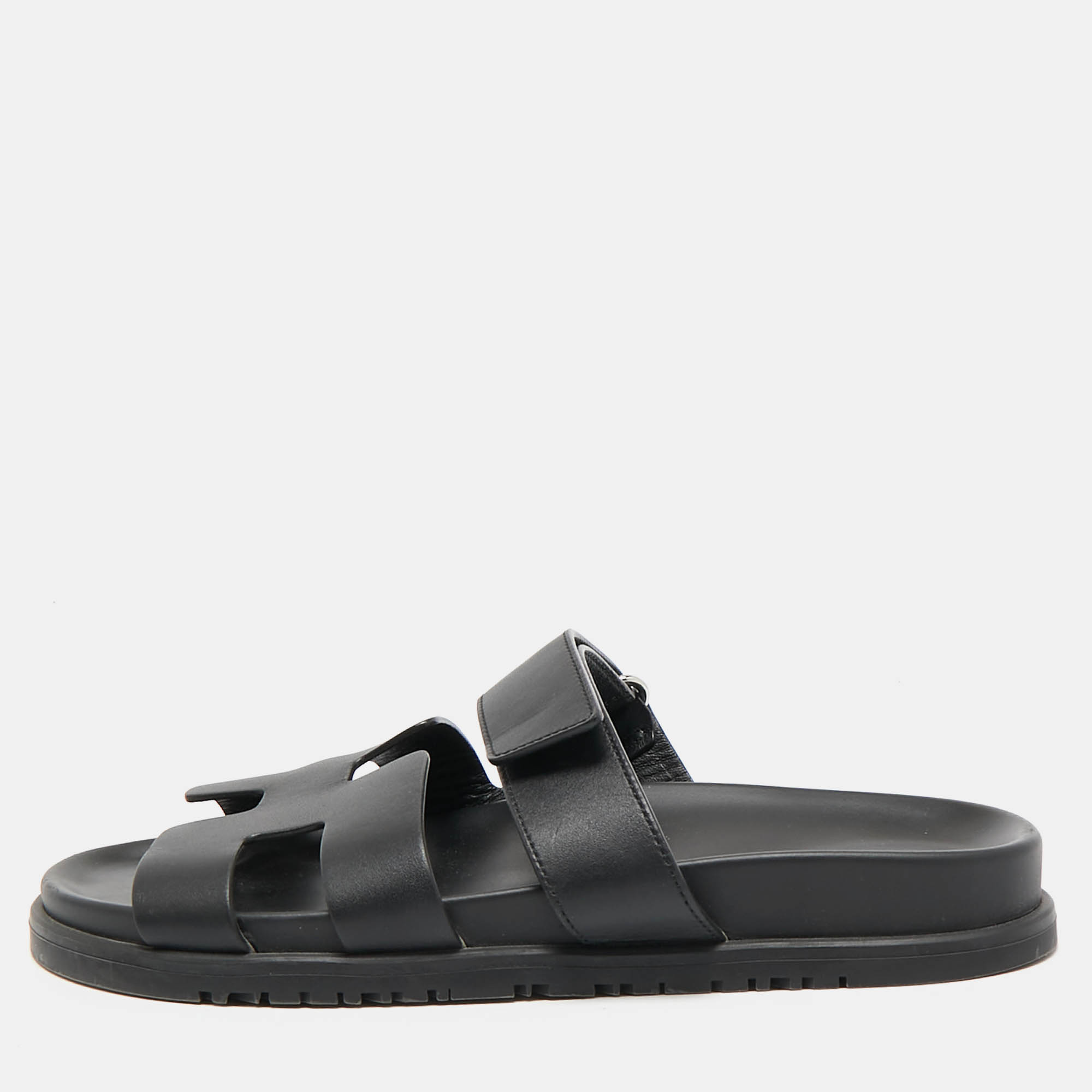 Pre Owned Hermes Black Leather Chypre Flat Sandals Size 39