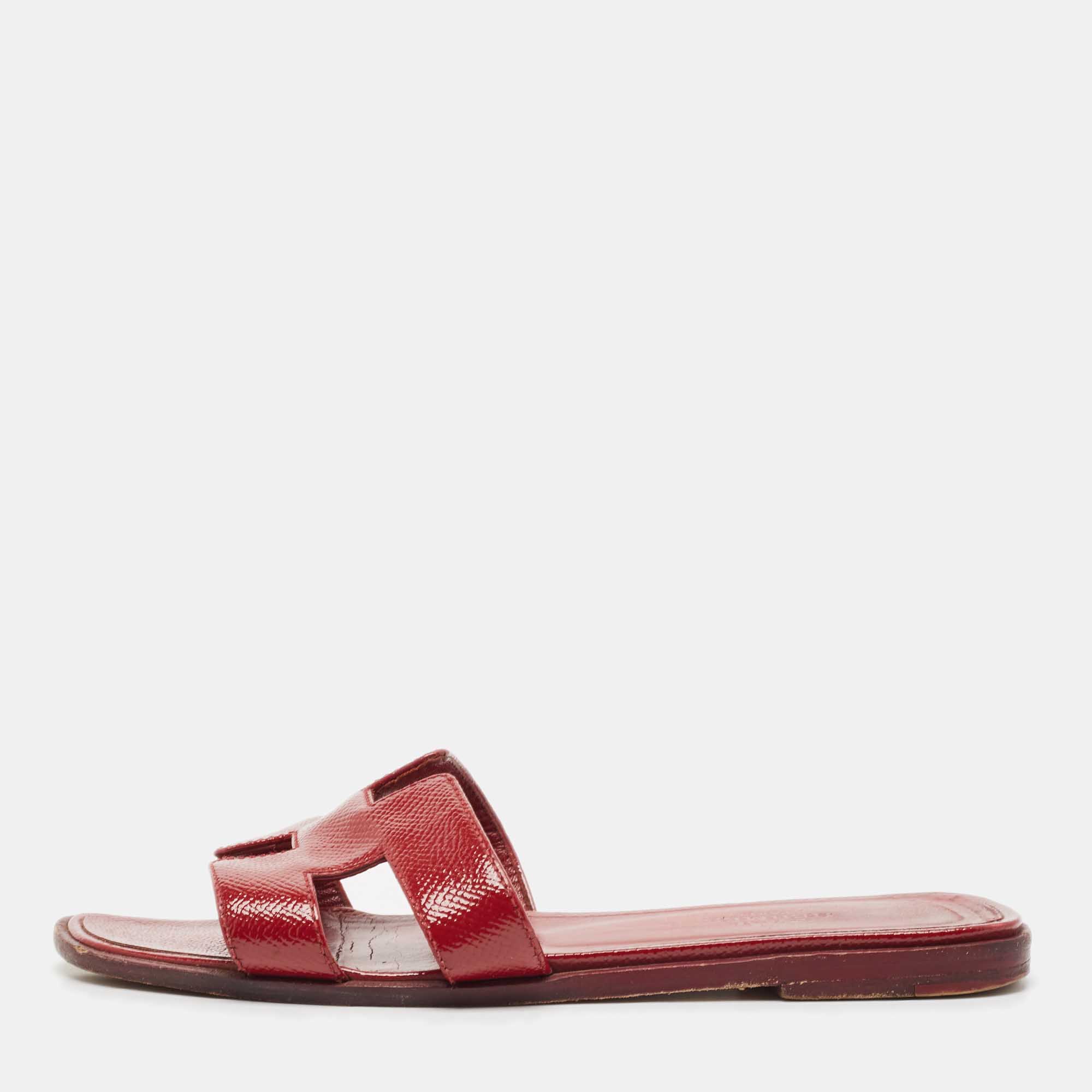 Pre Owned Hermes Burgundy Patent Leather Oran Flat Slides Size 35