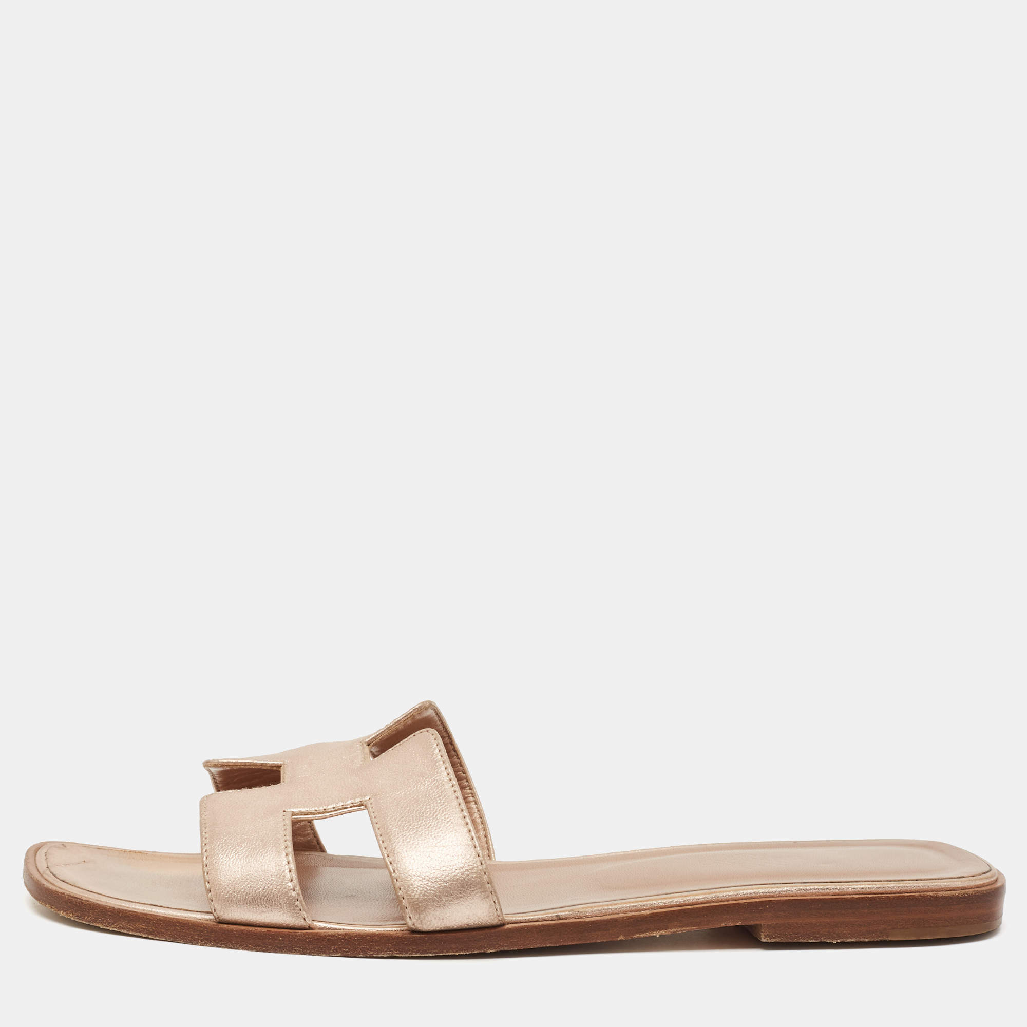 Pre Owned Hermes Metallic Gold Leather Oran Flat Sandals Size 41.5