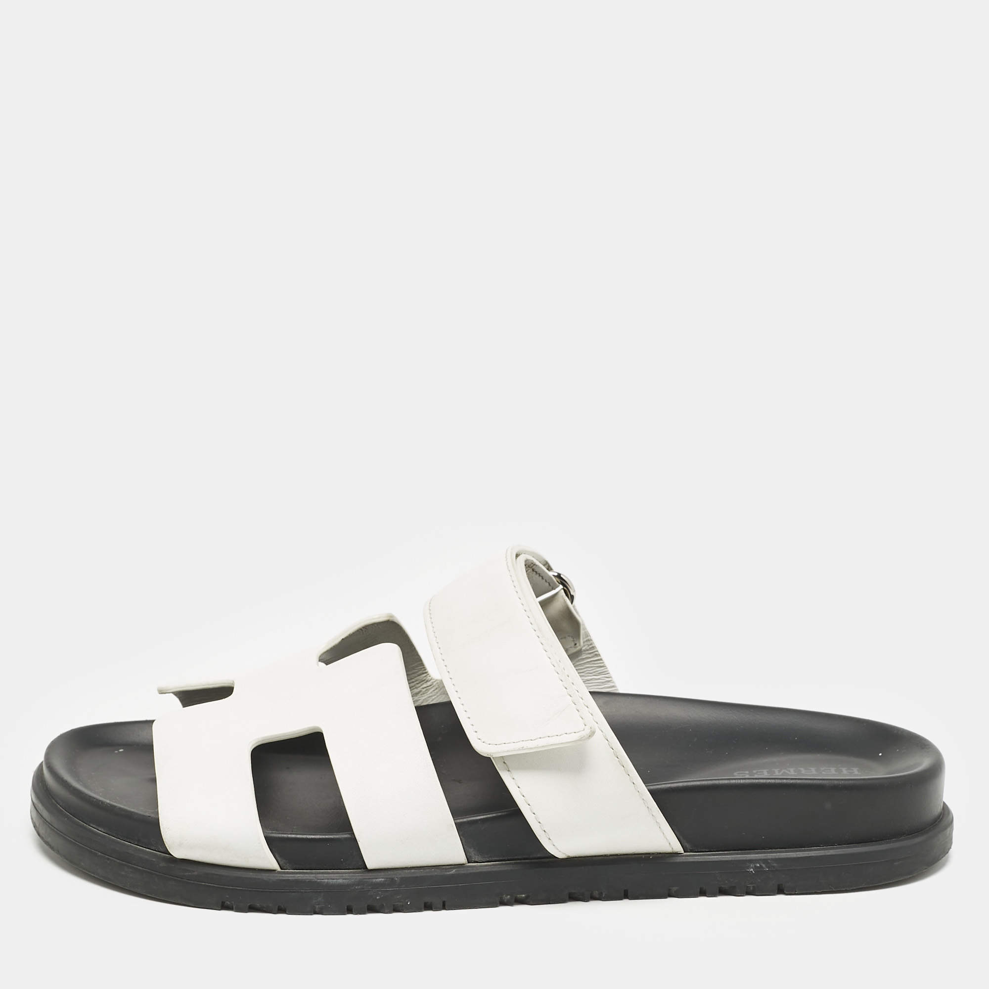Pre Owned Hermes White Leather Chypre Flat Sandals Size 38