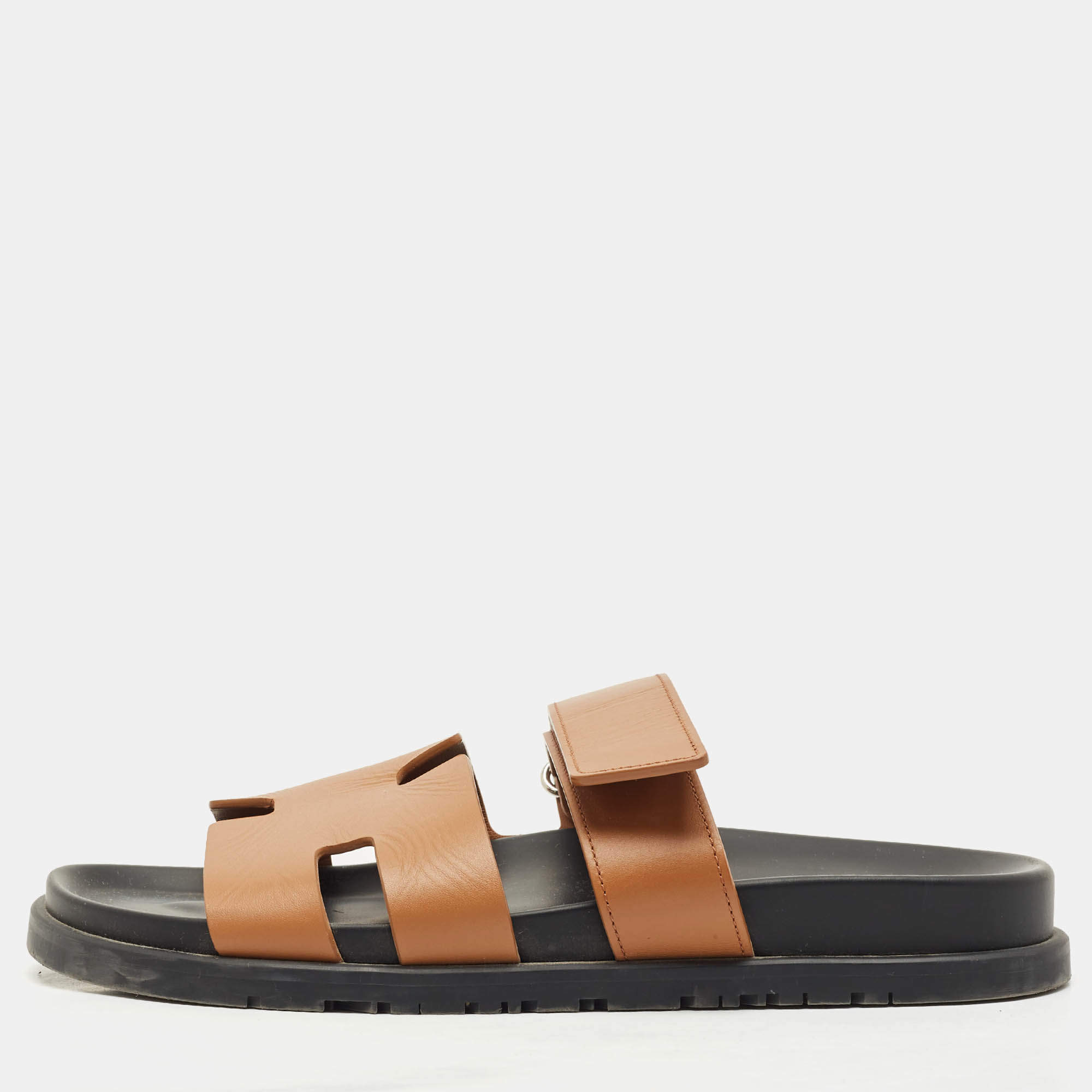 مملوكة مسبقًا Hermes Brown Leather Chypre Sandals Size 39.5