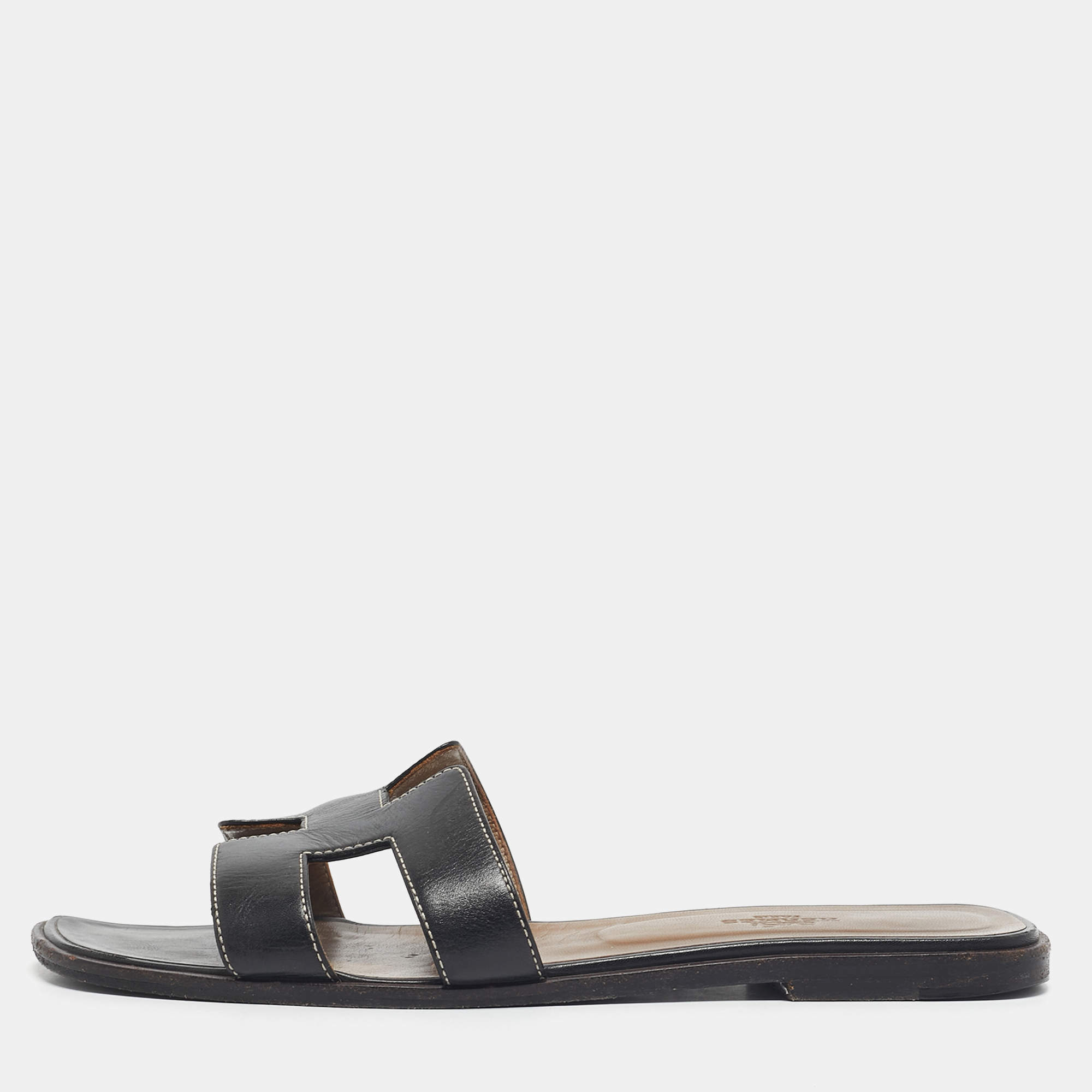 مملوكة مسبقًا Hermes Black Leather Oran Flat Slide Sandals Size 39