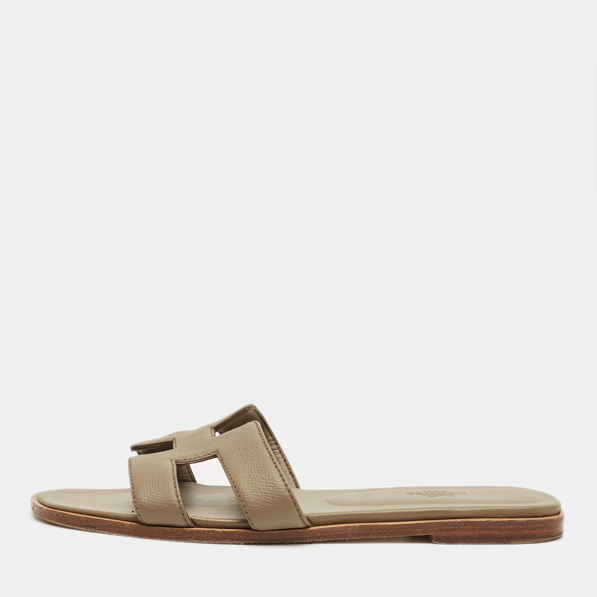 Pre Owned Hermes Grey Leather Oran Flat Slide Size 40
