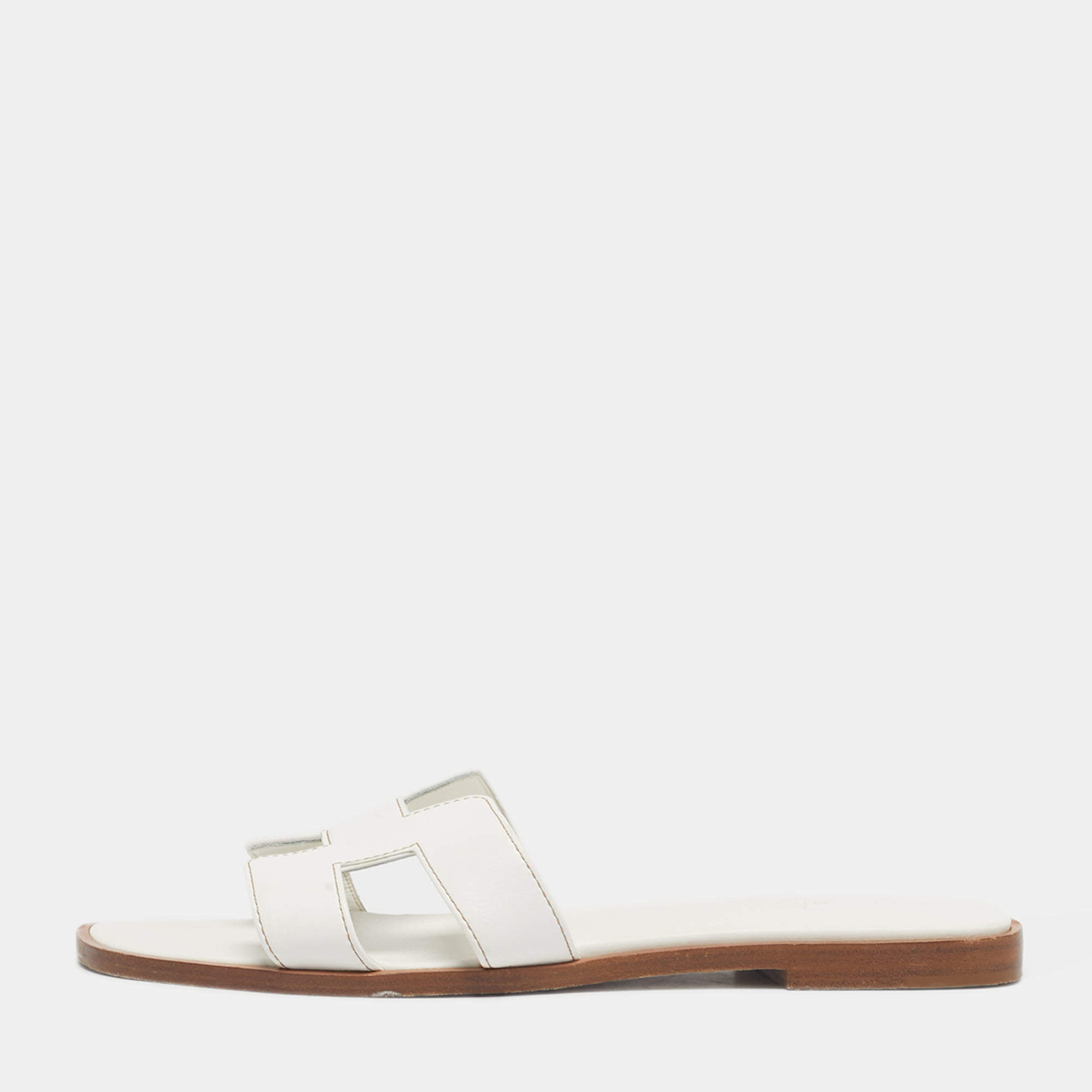 Pre Owned Hermès White Leather Oran Flat Slide Size 37