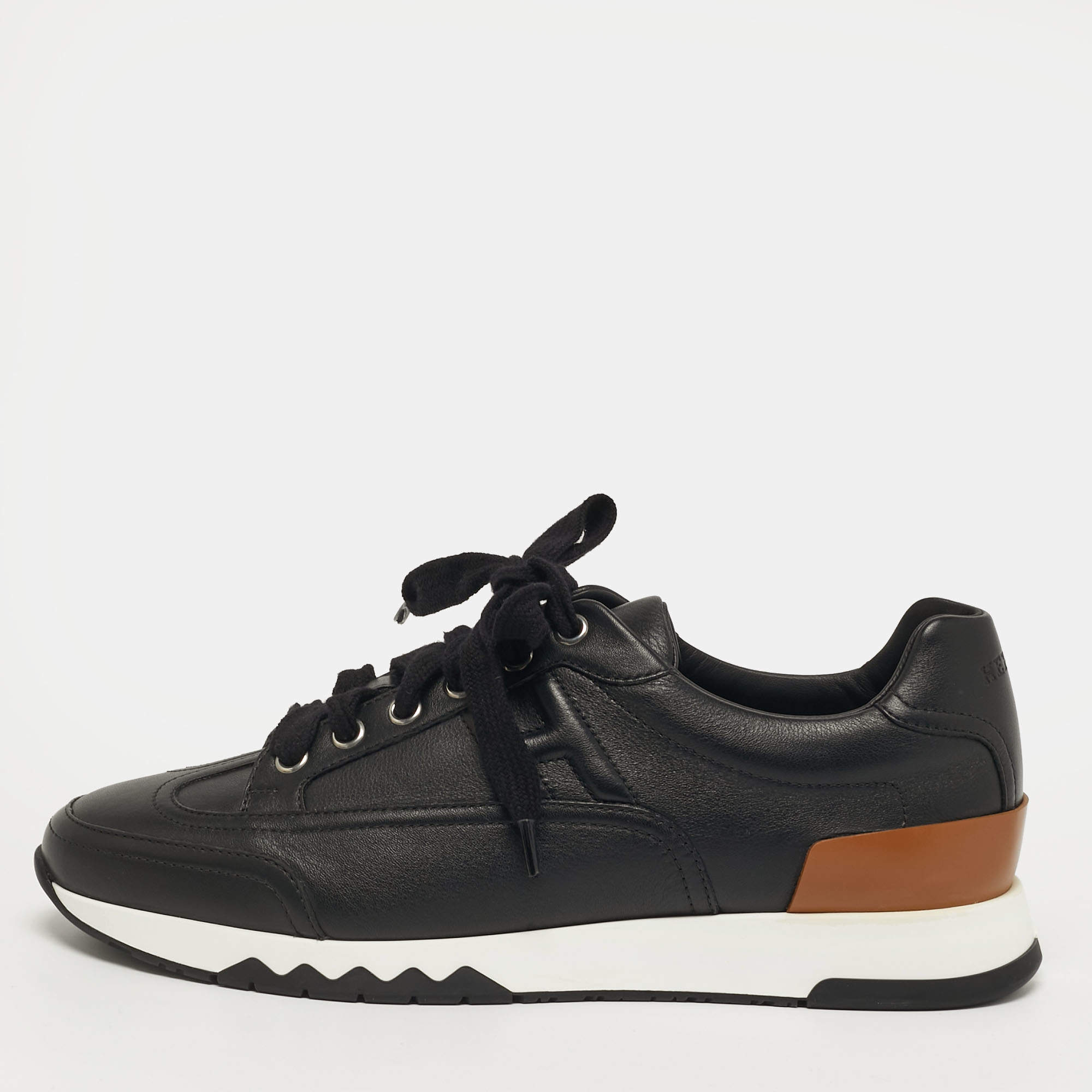 Pre Owned Hermès Trail Size 38 Black Leather Low Top Sneakers