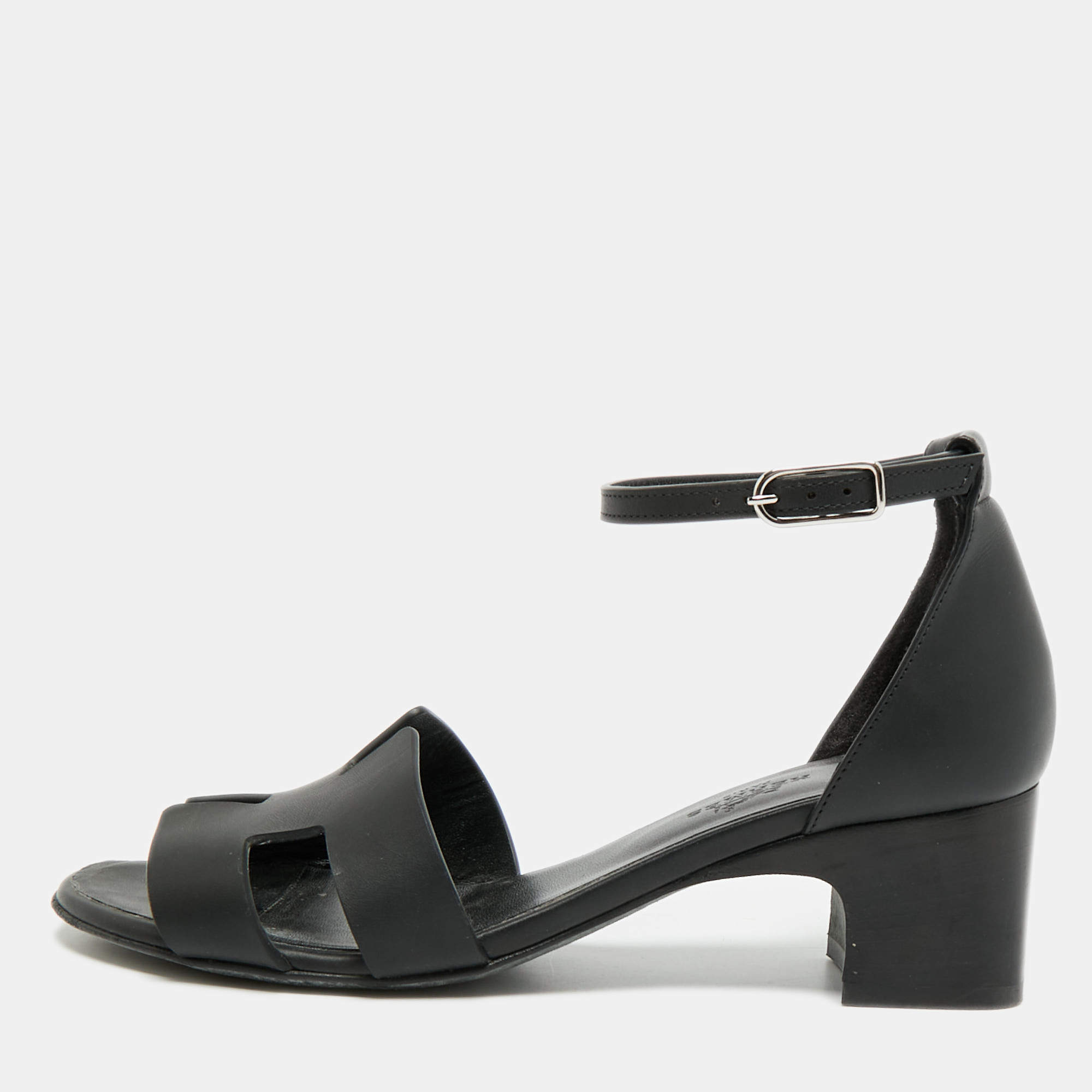 مملوكة مسبقًا Hermes Encens Size 36 Black Leather Ankle Strap Sandals