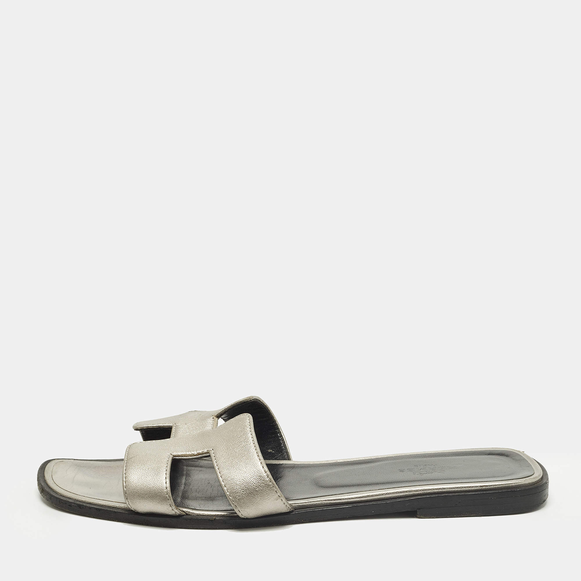 Pre Owned Hermes Oran Size 39 Silver Leather Flat Slides 