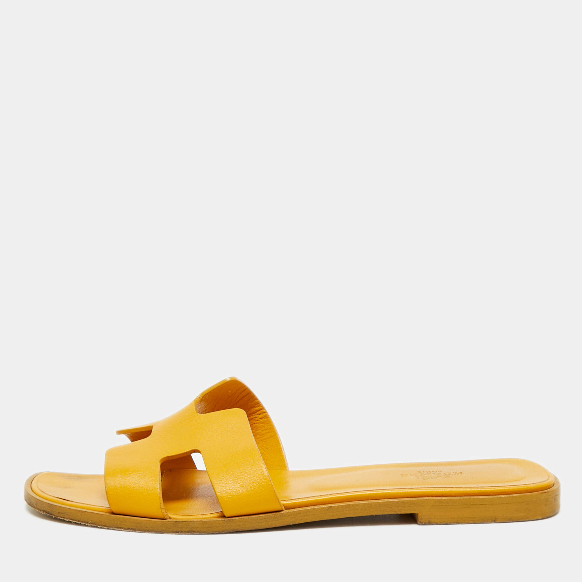 Pre Owned Hermès Oran Size 39 Yellow Suede Flat Slide