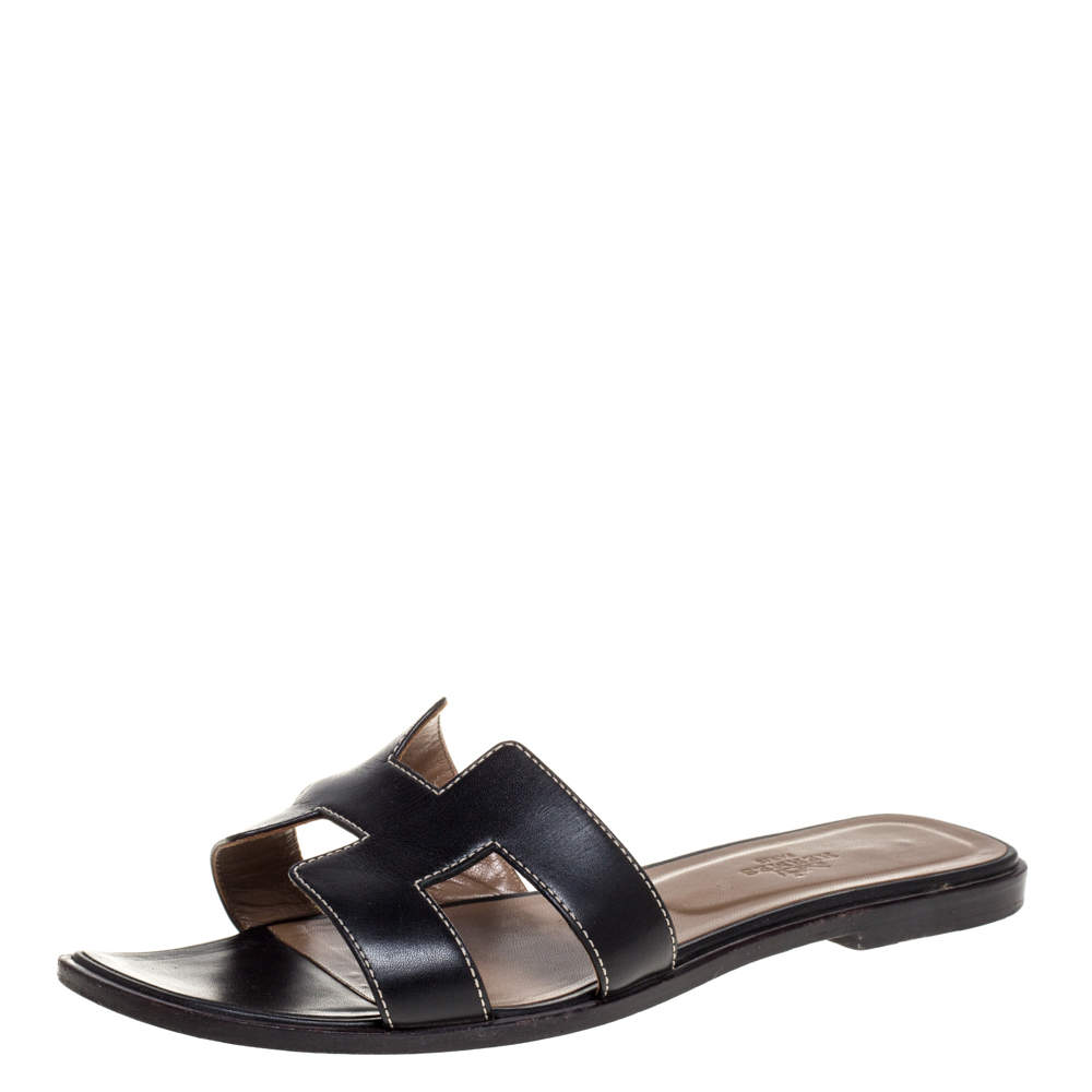 Pre Owned Hermes Black Leather Oran Flat Sandals Size 38.5