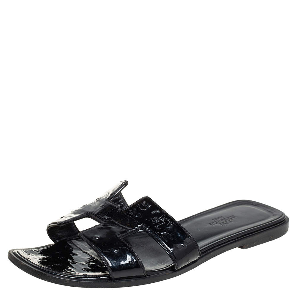 Pre Owned Hermes Black Patent Ostrich Leather Oran Flat Slides Size 38