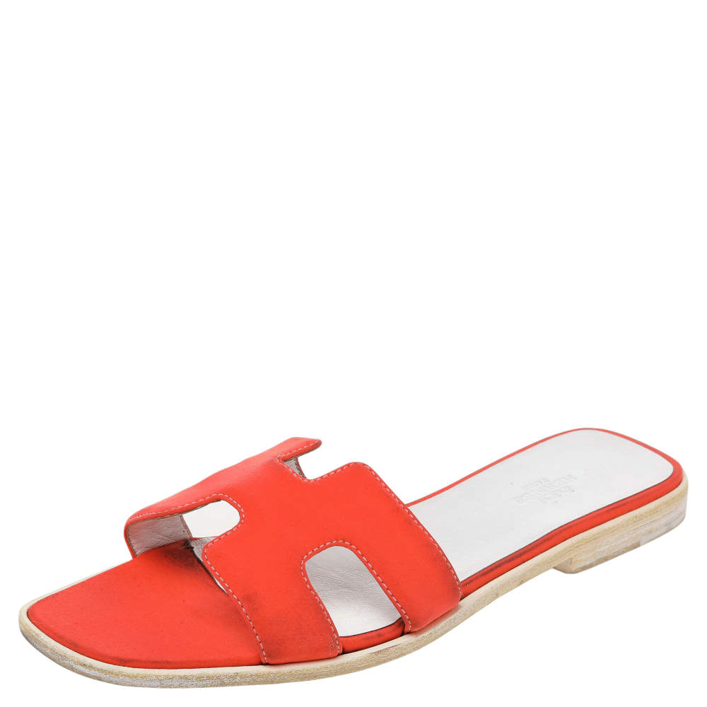 Pre Owned Hermes Orange/White Fabric Oran Flat Sandals Size 39.5