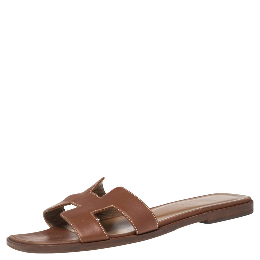 مملوكة مسبقًا Hermes Brown Leather Oran Flat Slides Size 37