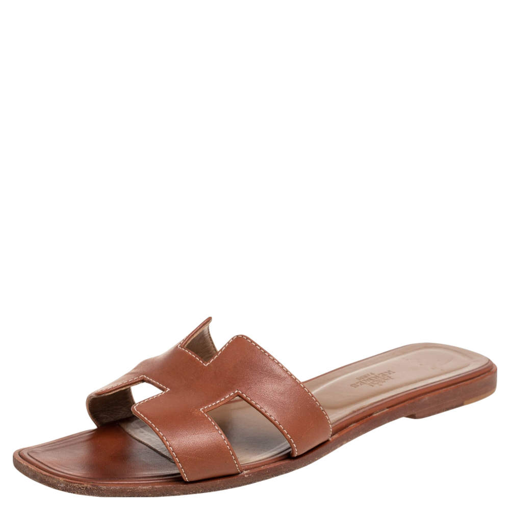 مملوكة مسبقًا Hermes Brown Leather Oran Sandals Size 40