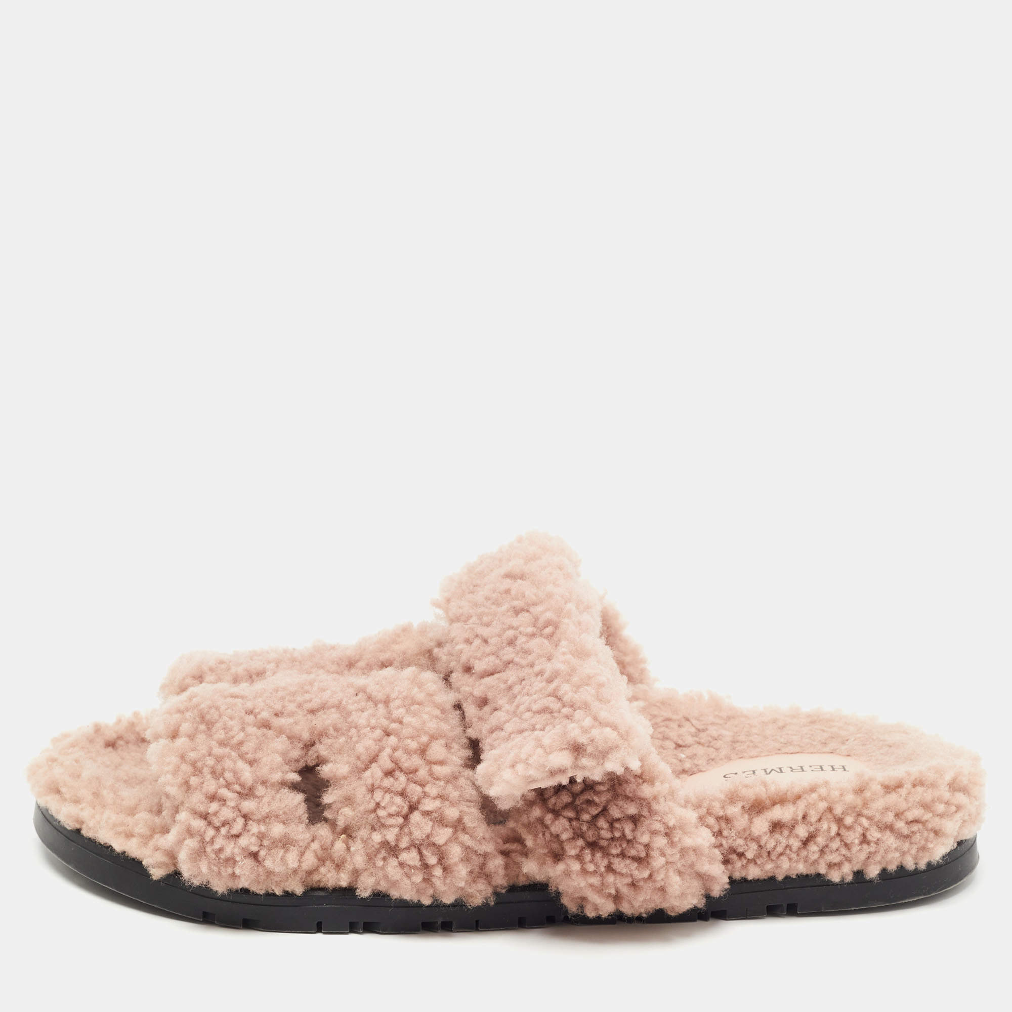 مملوكة مسبقًا Hermes Pink Shearling Chypre Flat Slides Size 38