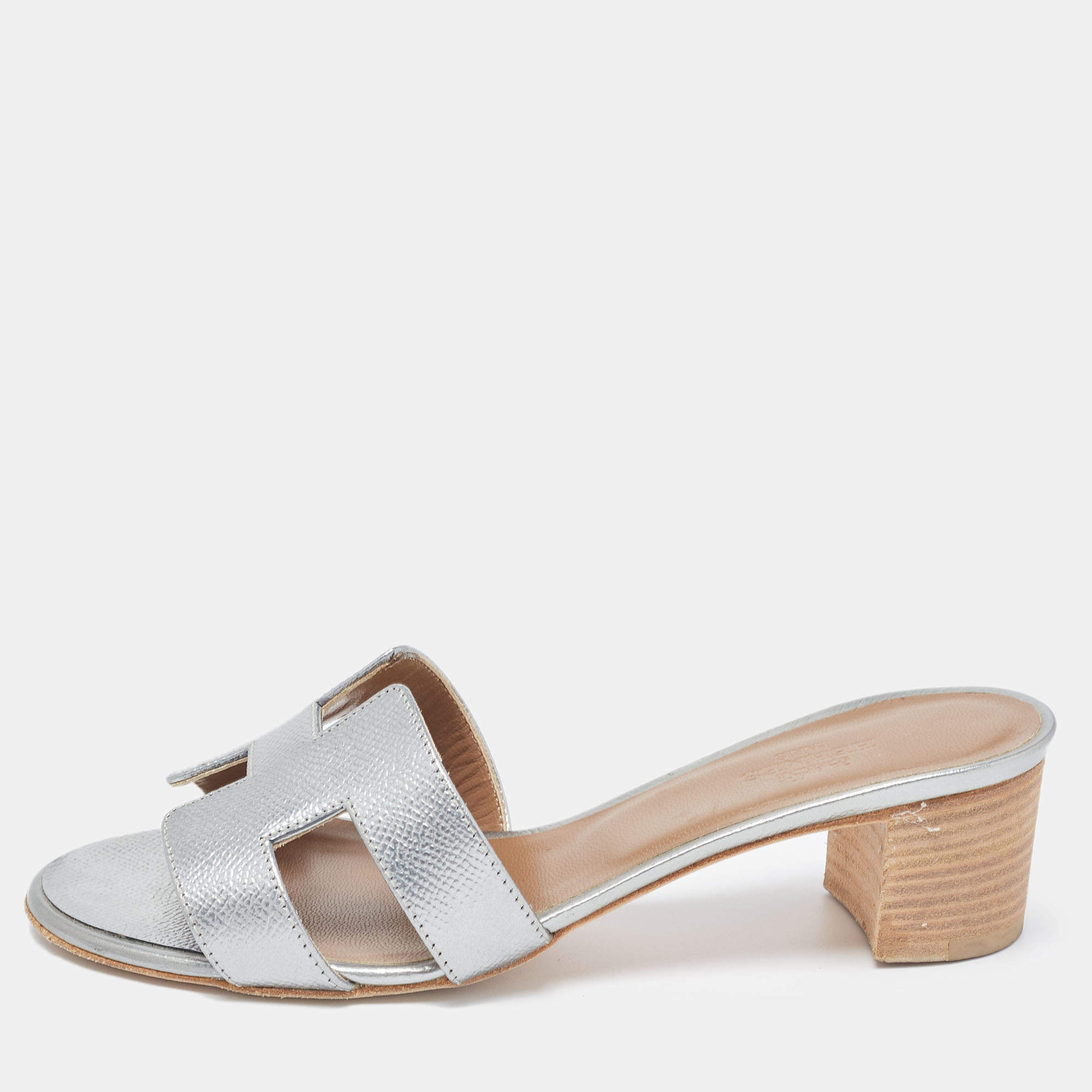Pre Owned Hermes Silver Leather Oasis Slides Size 36