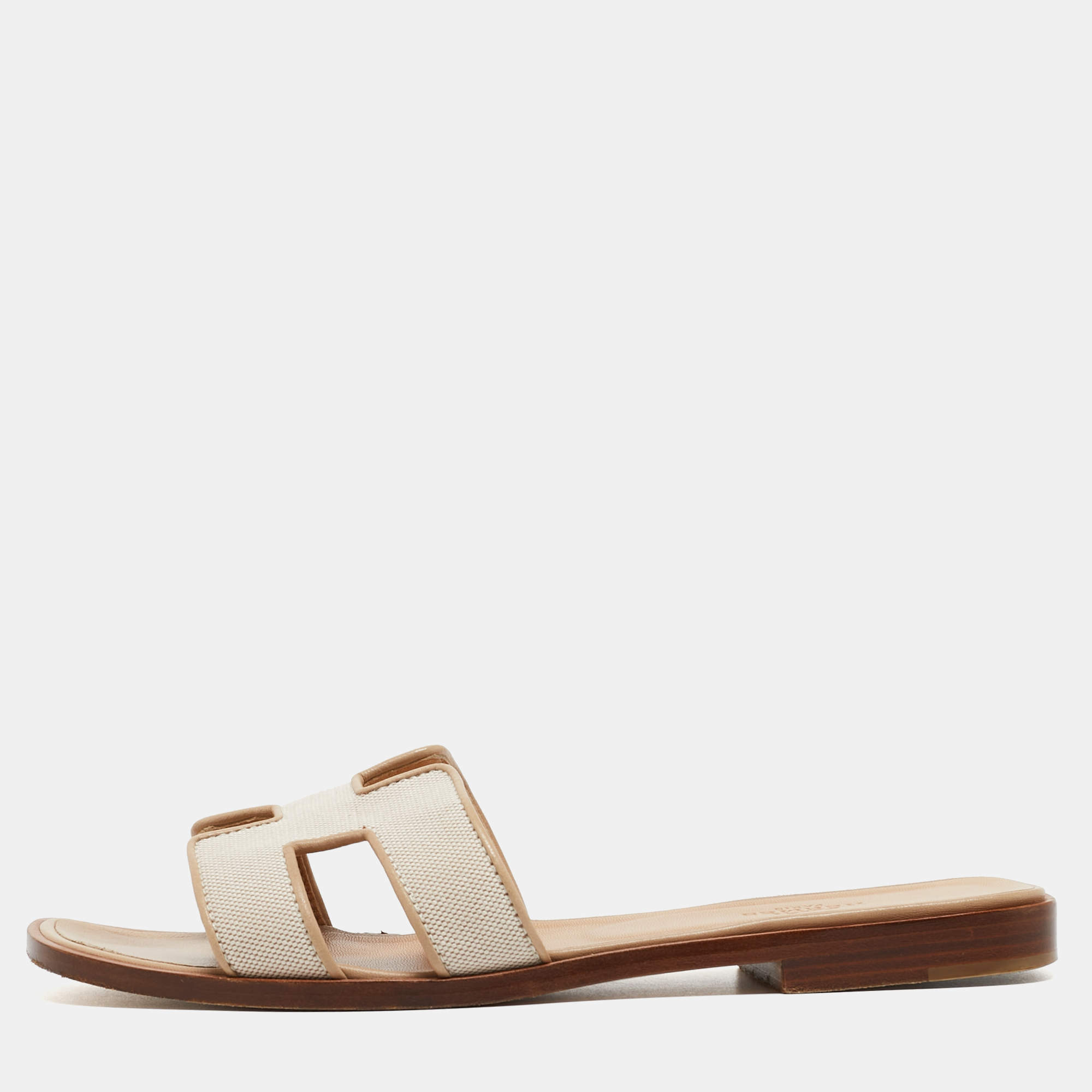 Pre Owned Hermes Two Tone Canvas Oran Flat Slides Size 37.5