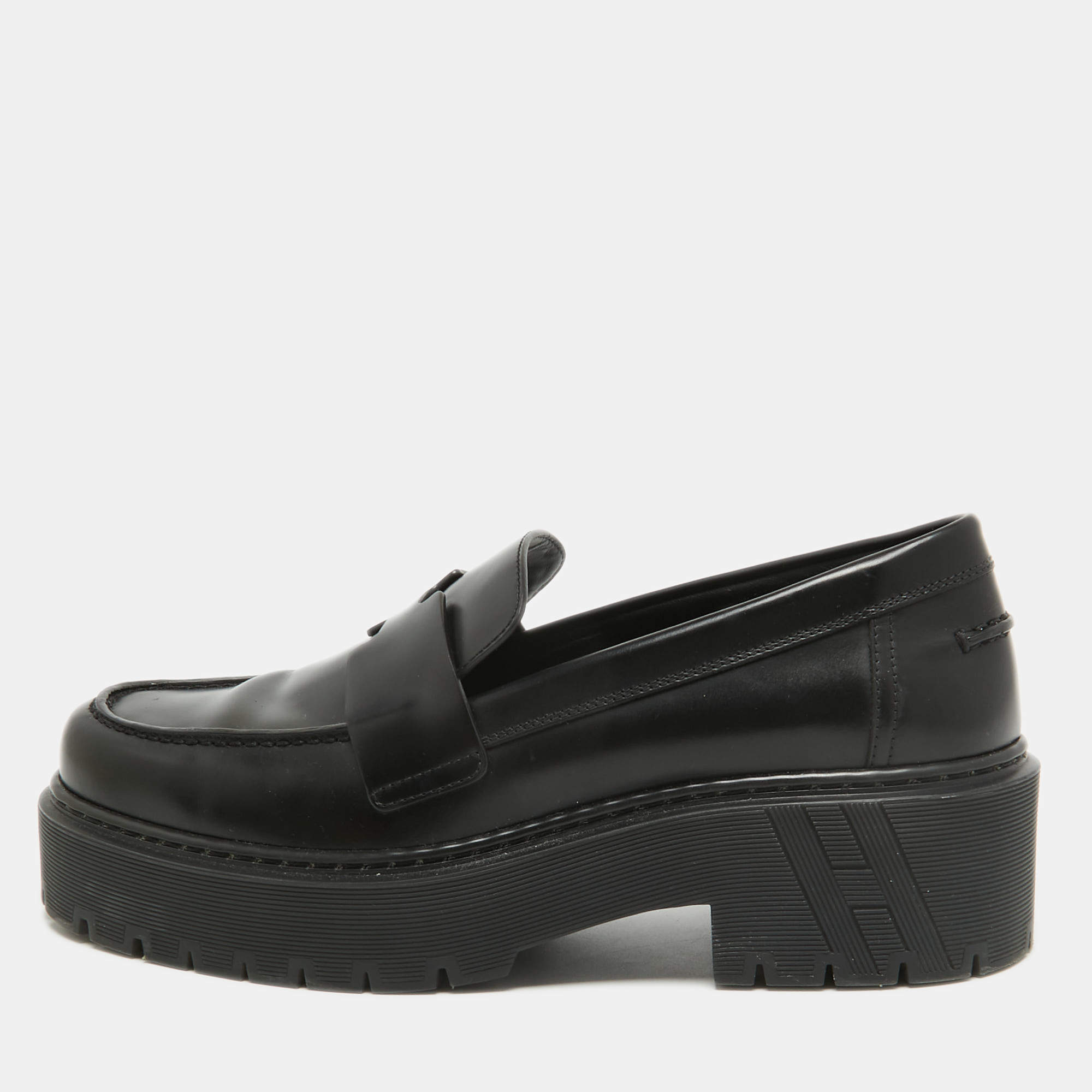 Pre Owned Hermes Black Glazed Leather Hitch Loafers Size 38.5