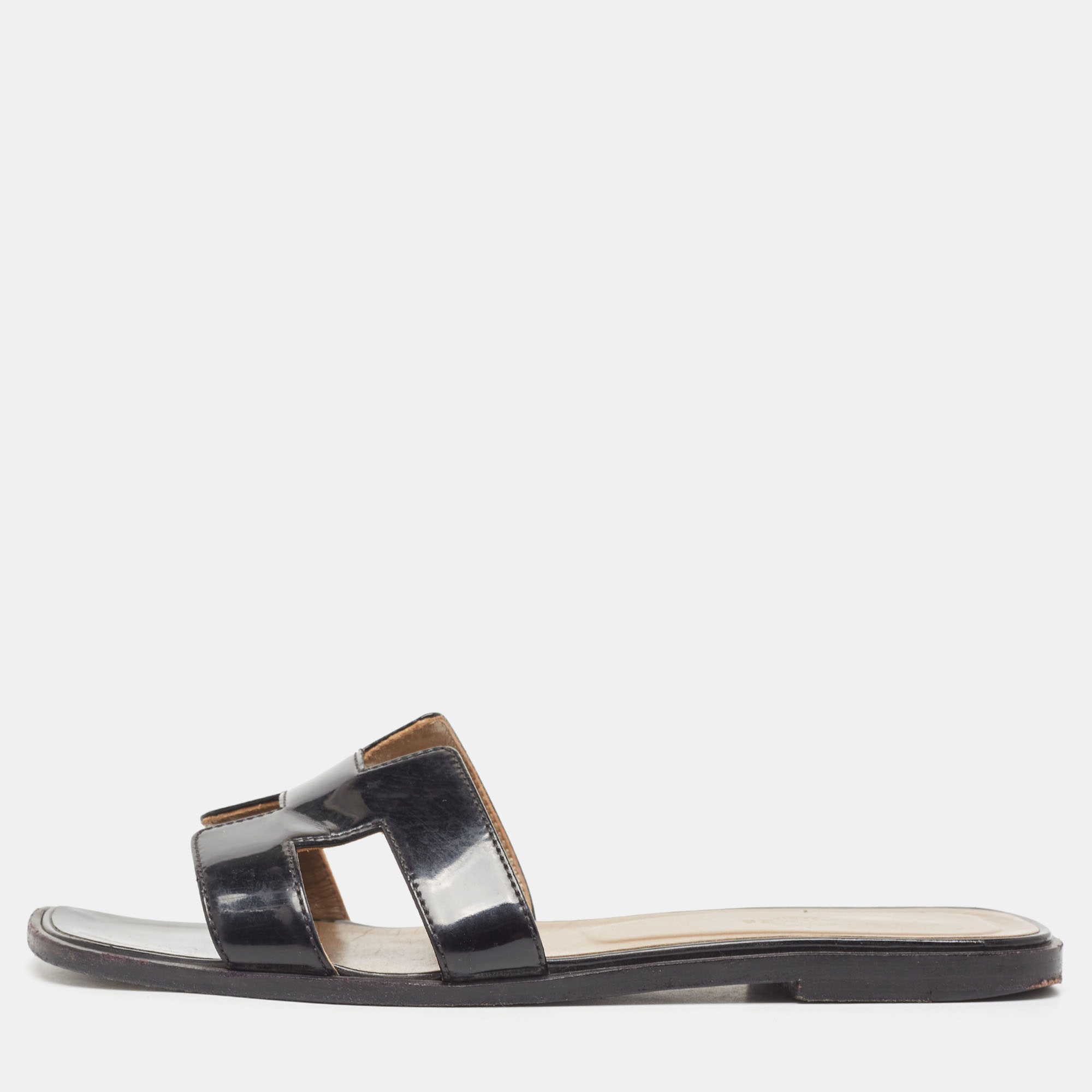 Pre Owned Hermes Black Patent Leather Oran Flat Slides Size 38