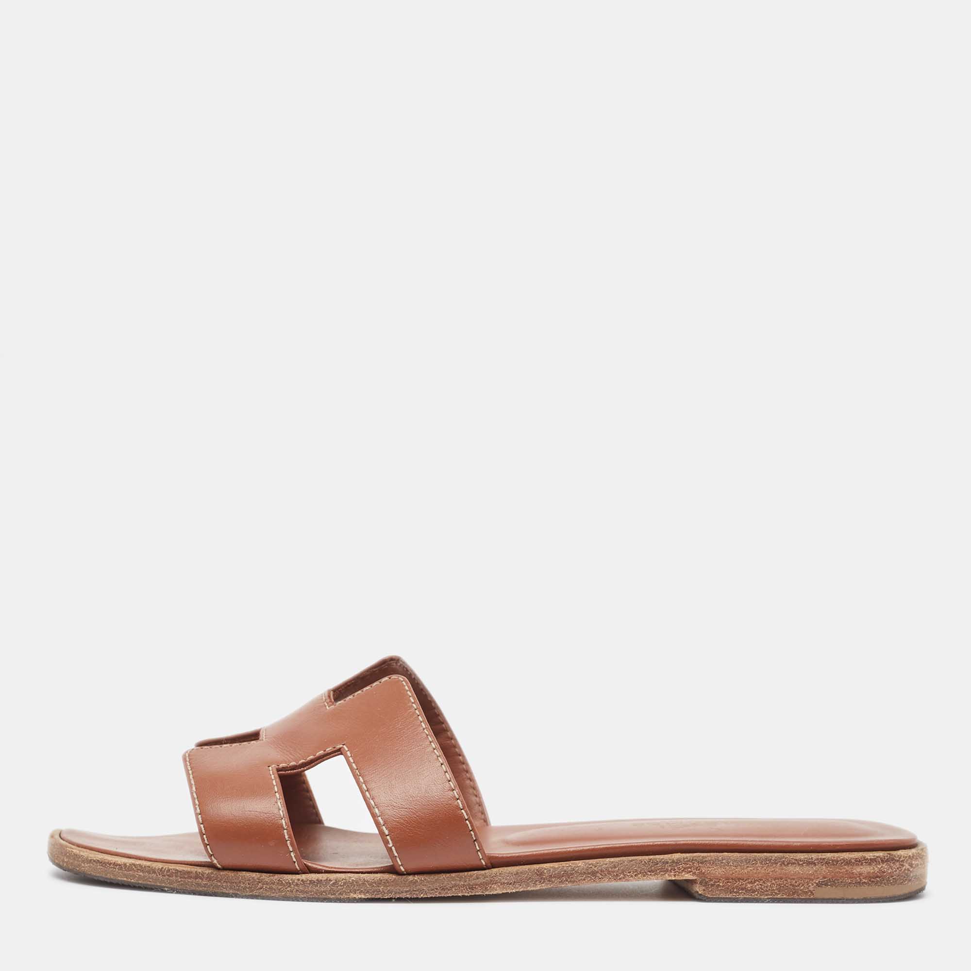 مملوكة مسبقًا Hermes Brown Leather Oran Flat Slides Size 37