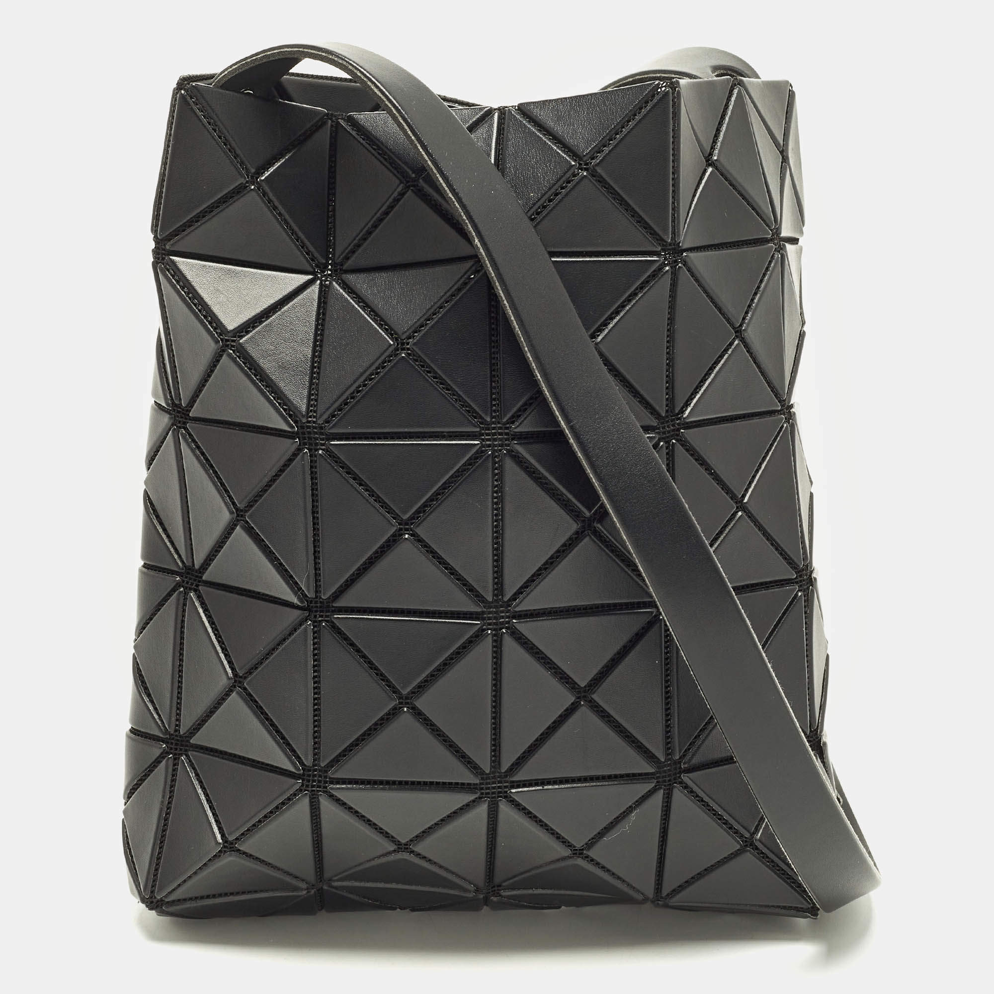 مملوكة مسبقًا Issey Miyake Bao Bao Black Faux Leather Crossbody Bag