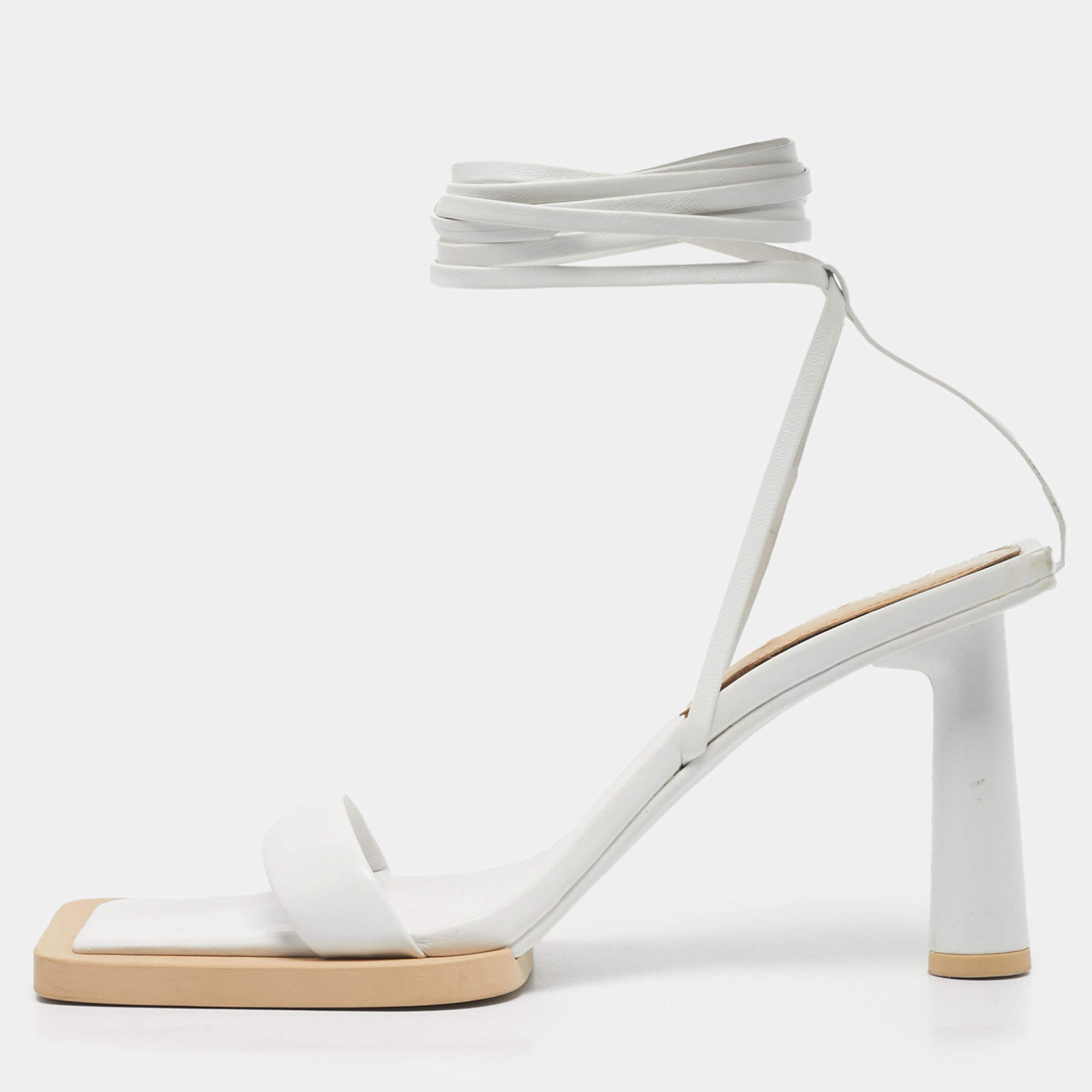 Pre Owned Jacquemus White Leather 'Les Carrés Ronds 75 Asymmetrical Sandals Size 39