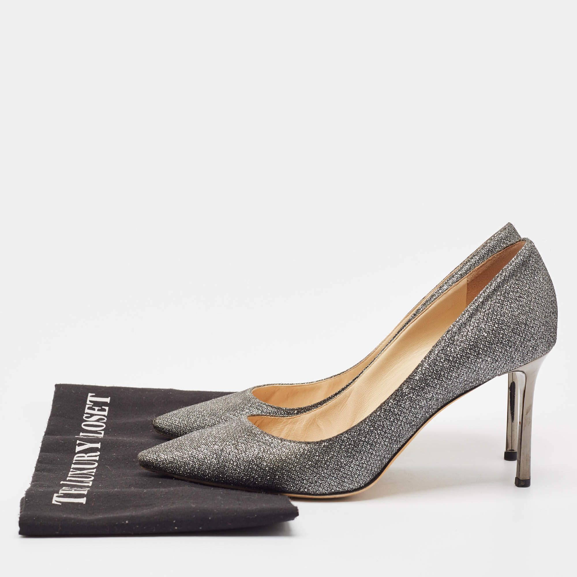 مملوكة مسبقًا Jimmy Choo Silver Glitter Romy Pumps Size 39
