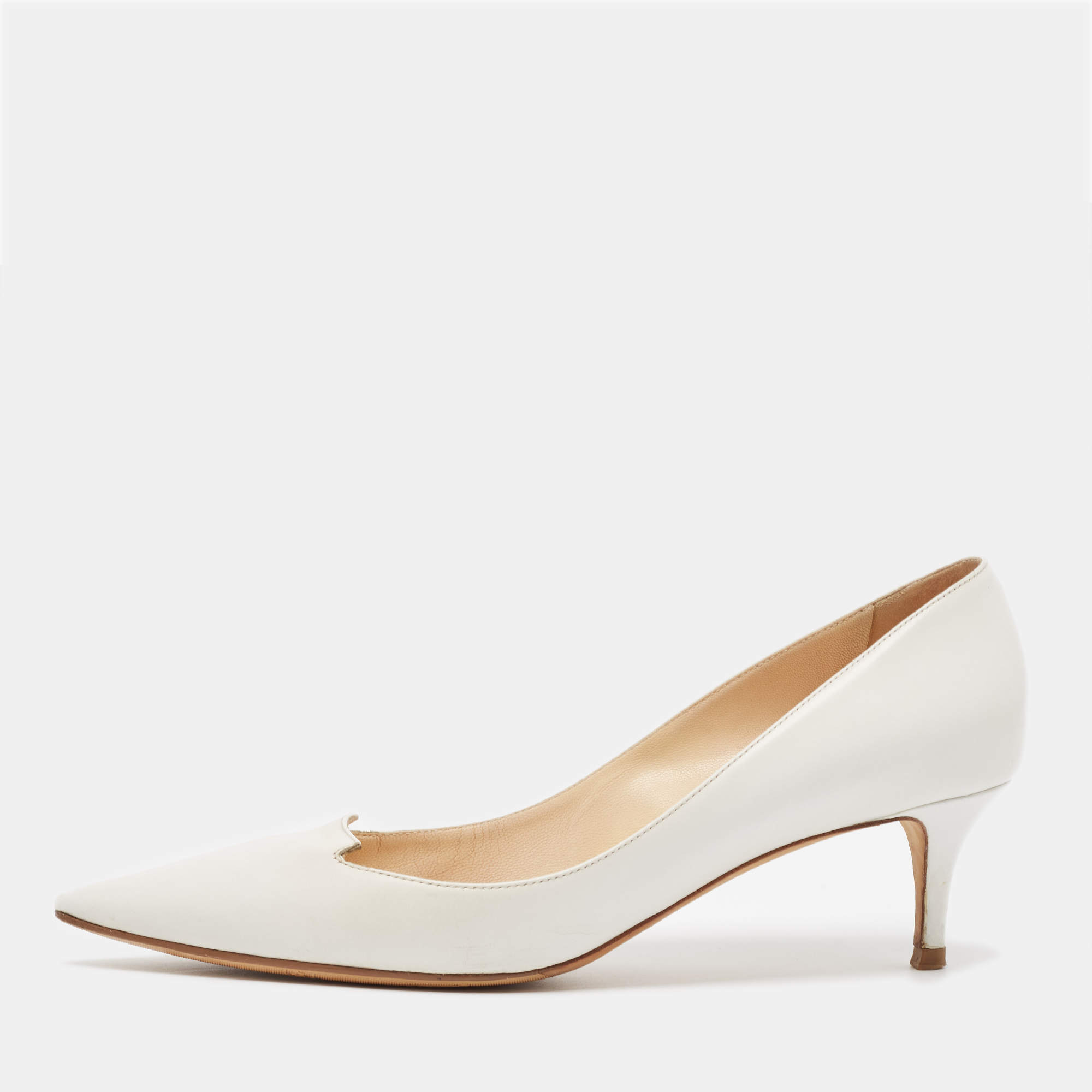 مملوكة مسبقًا Jimmy Choo White Leather Pointed Toe Pumps Size 40