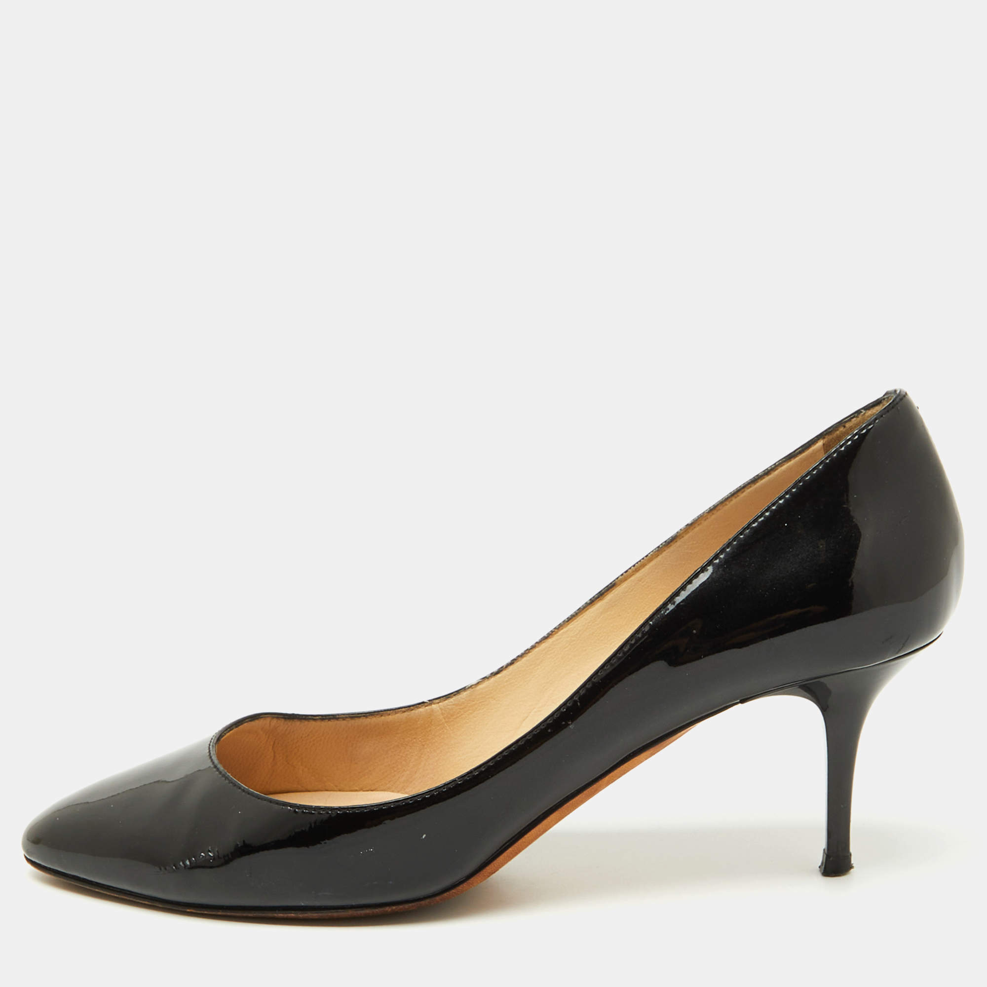 مملوكة مسبقًا Jimmy Choo Black Patent Leather Pumps Size 39