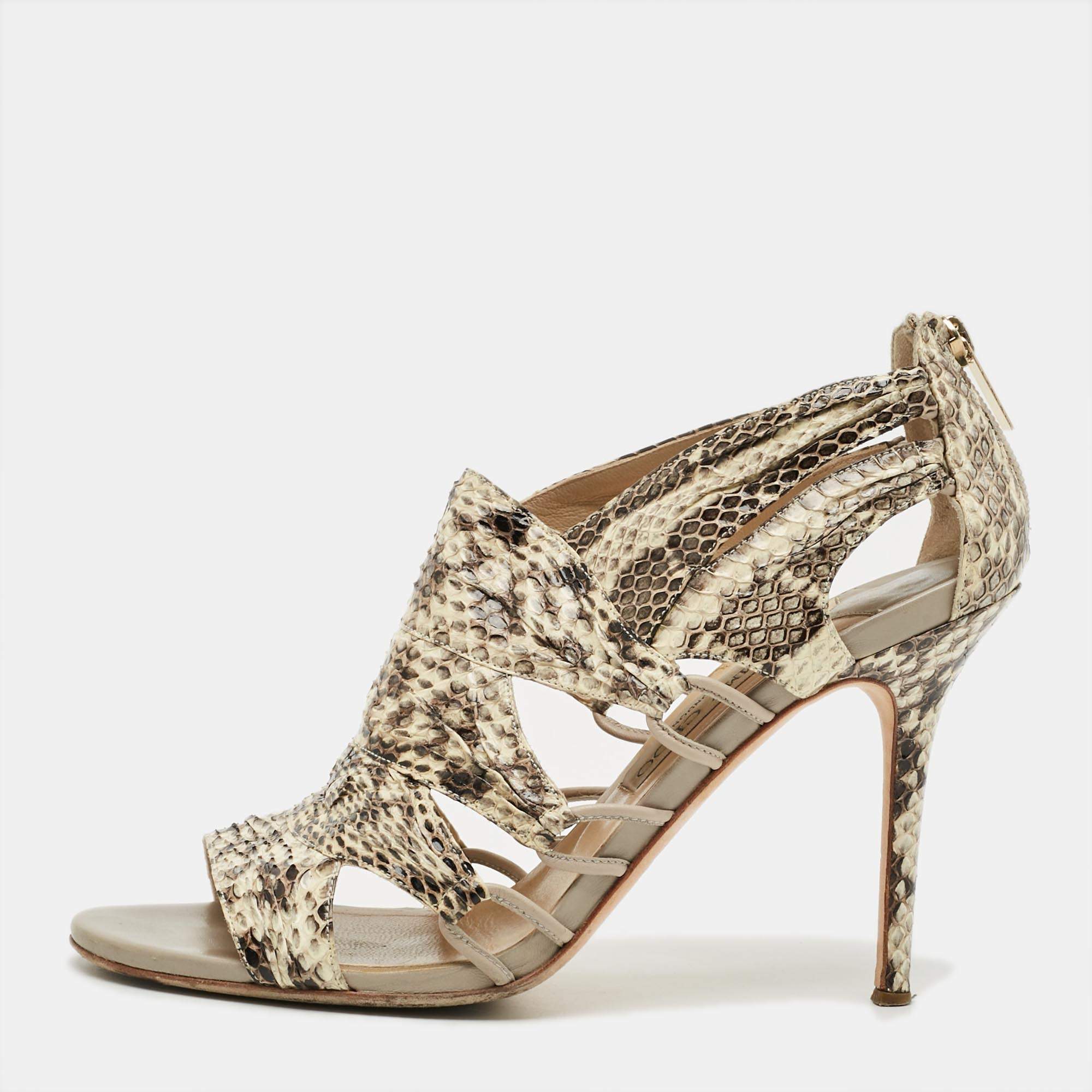 مملوكة مسبقًا حذاء كعب عالي جيمي تشو جلد ثعبان مائي رمادي مقدمة مفتوحة مقاس 40