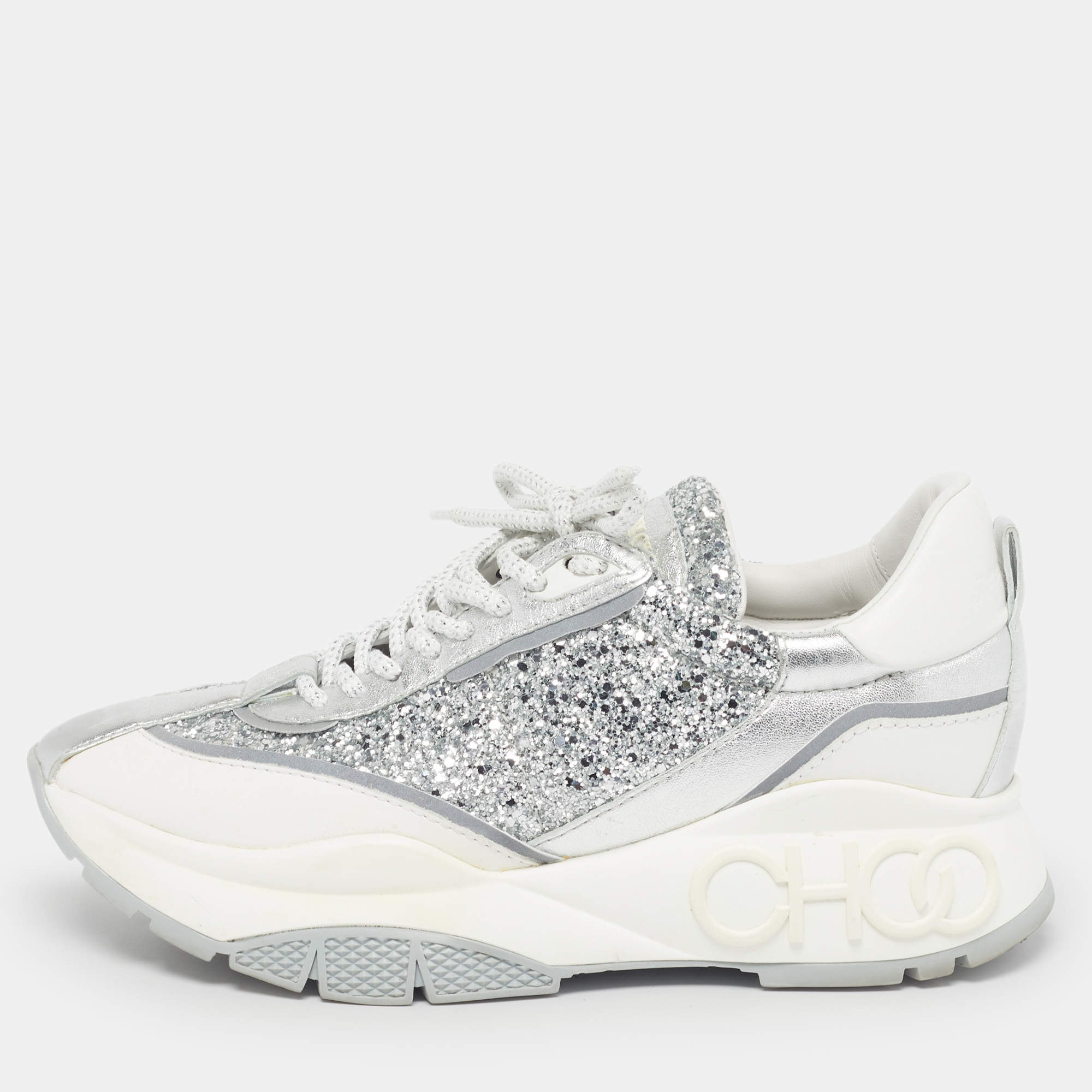 Pre Owned حذاء رياضي جيمي تشو جلد وغليتر فضي/أبيض بعنق منخفض مقاس 39