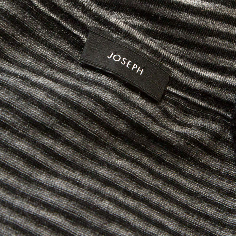 مملوكة مسبقًا Joseph Grey Striped Tencel Stretch Knit Scoopneck Top S 