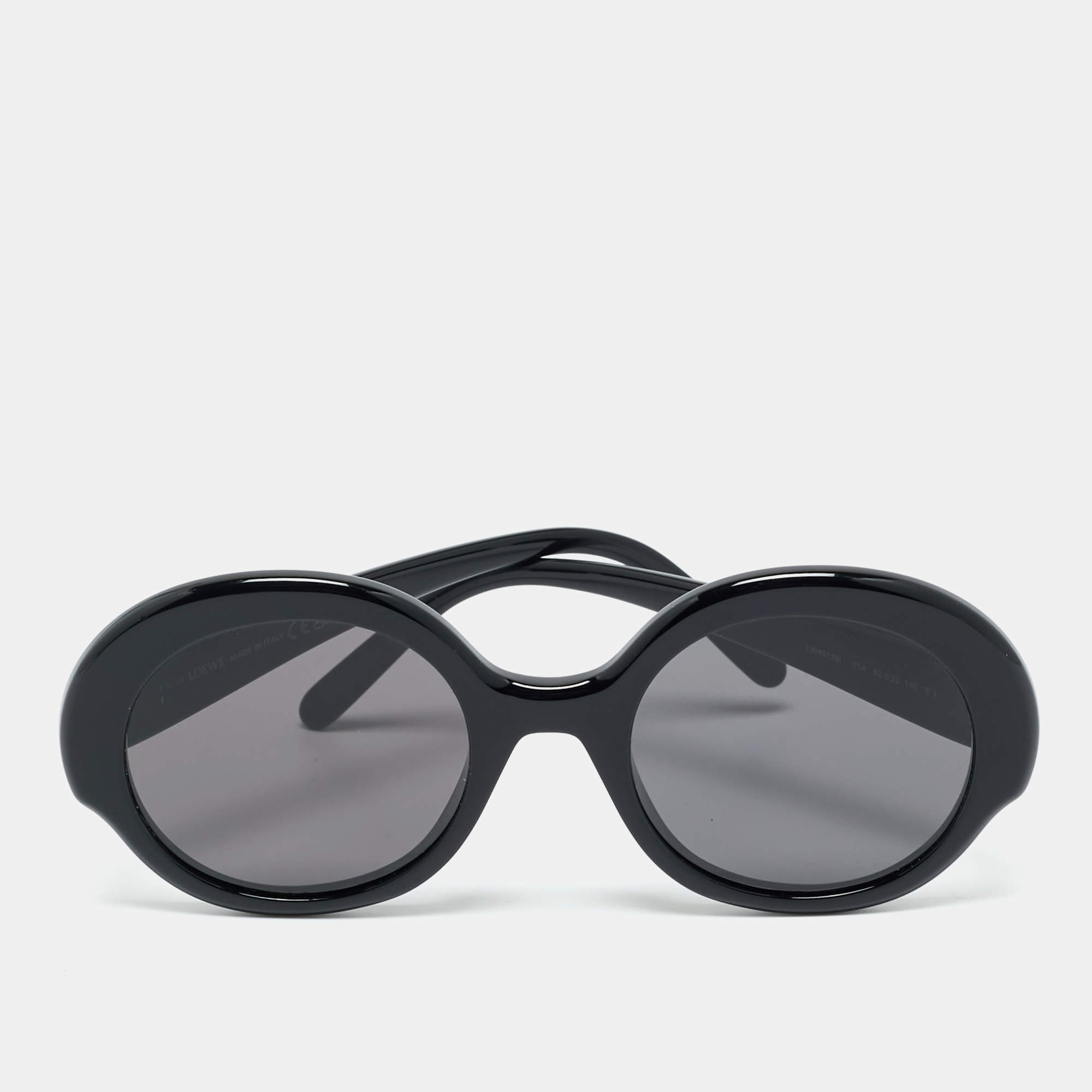 Pre Owned Loewe Black LW40135I Round Sunglasses