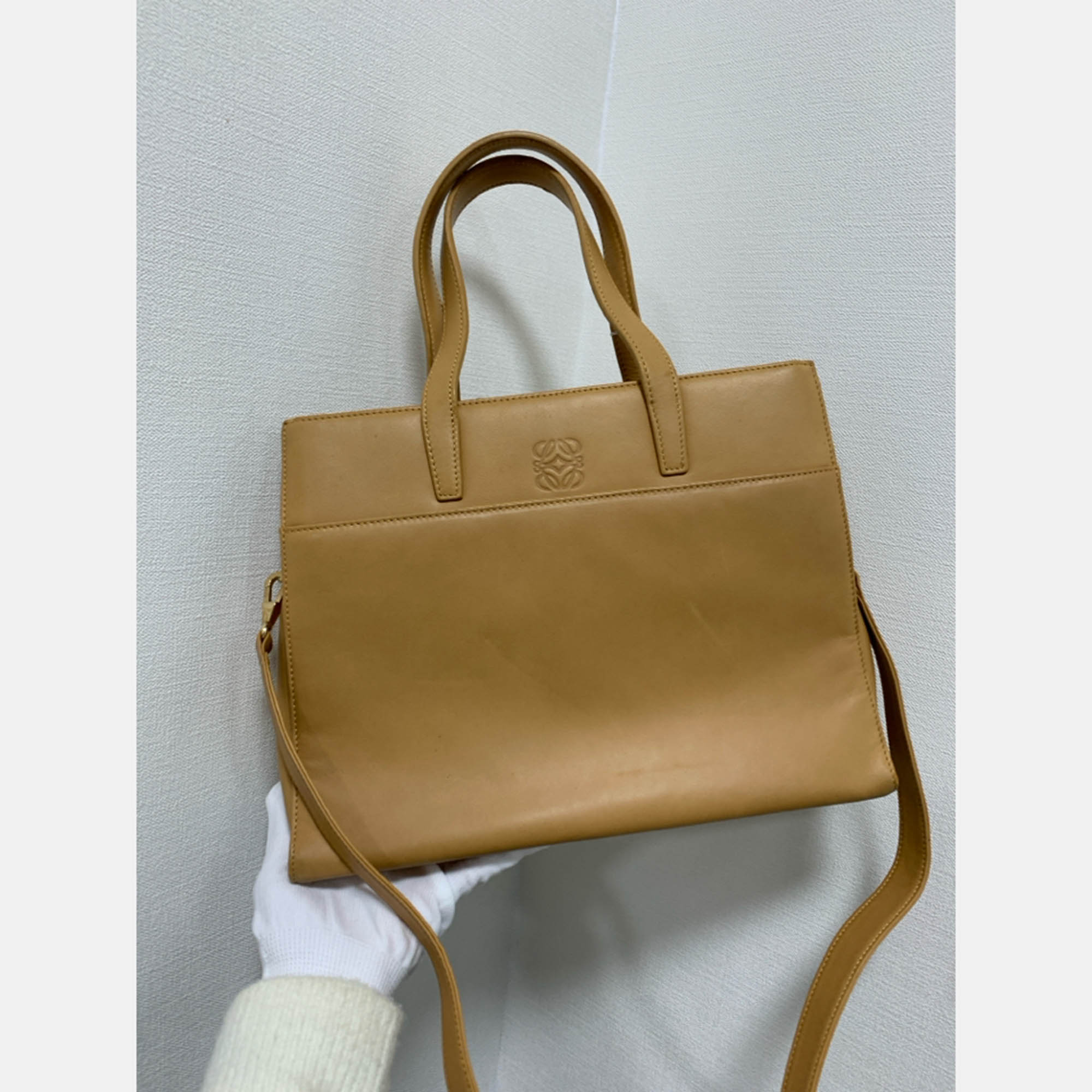 Pre Owned Loewe Beige Leather Vintage 2 Way Shoulder Bag
