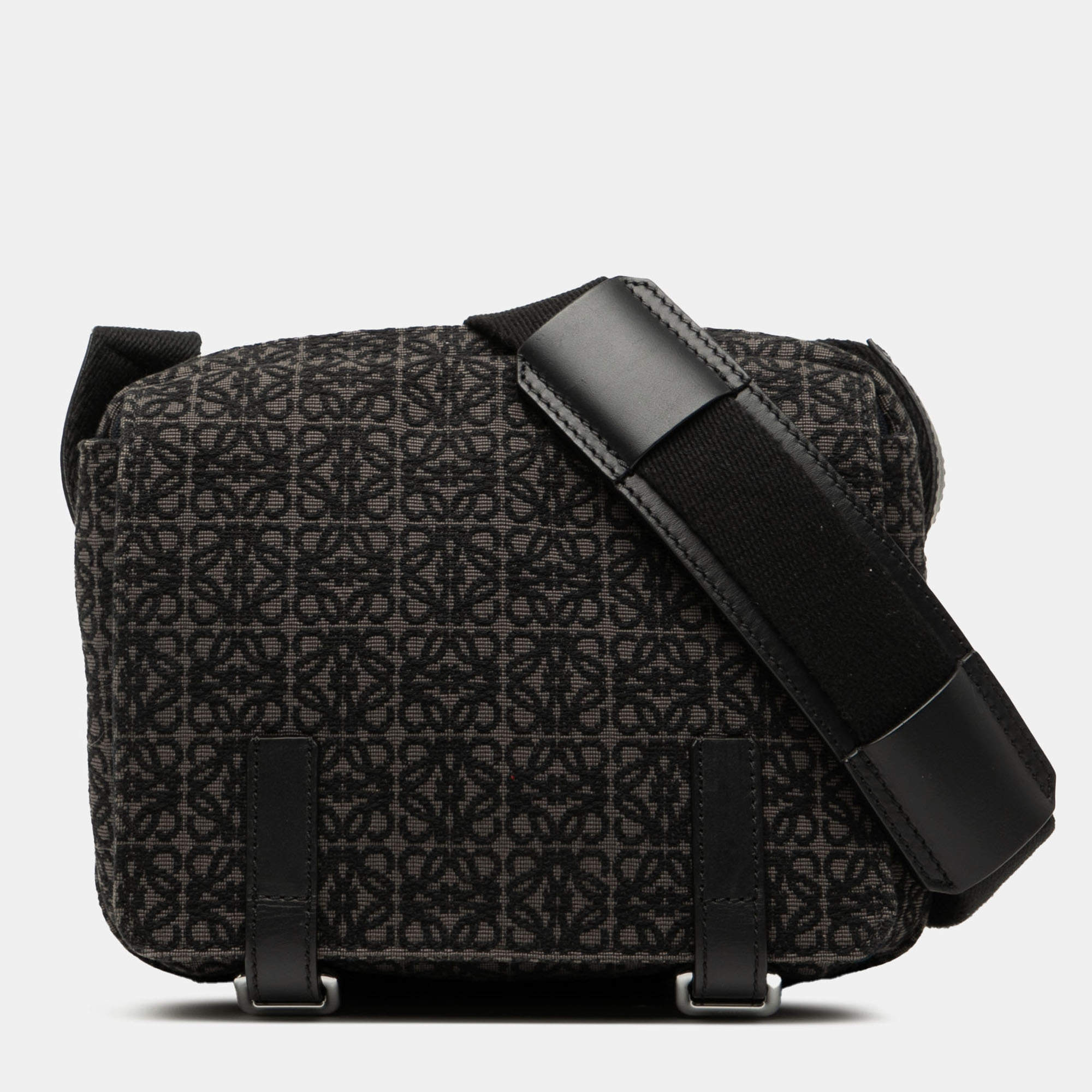 Pre Owned حقيبة رسول عسكرية قماشية مزينة بشعار لويفي سوداء XS