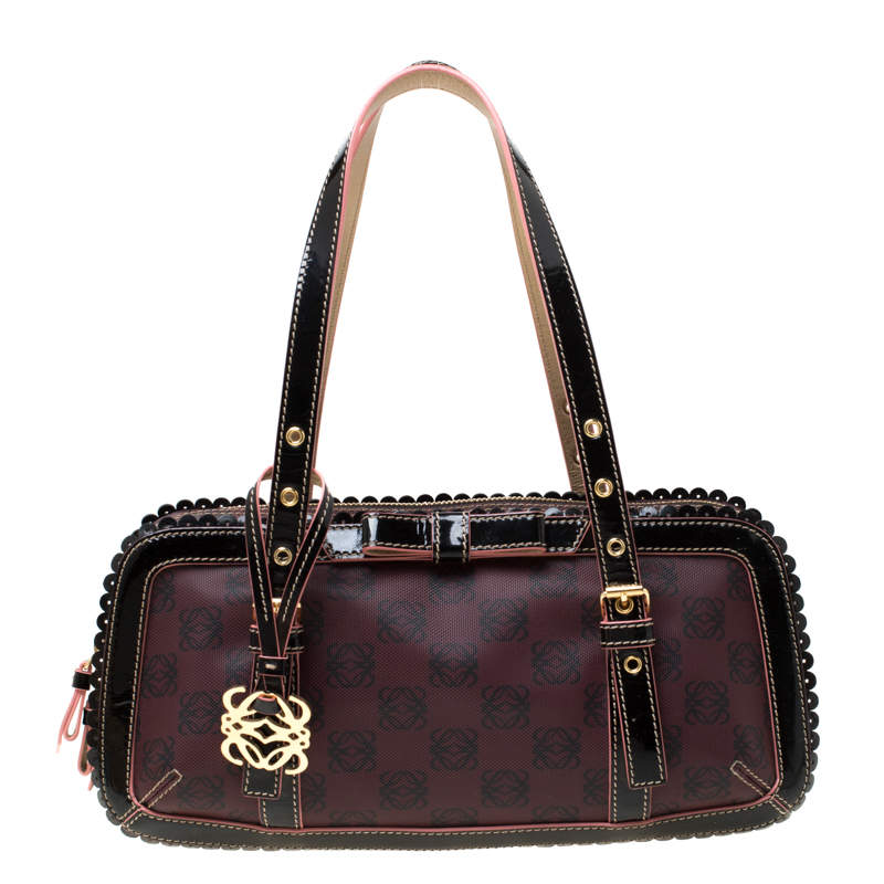 مملوكة مسبقًا حقيب ة لويفي بلاستيك مشمع مونوغرامي و جلد لامع بنفسجي و أسود