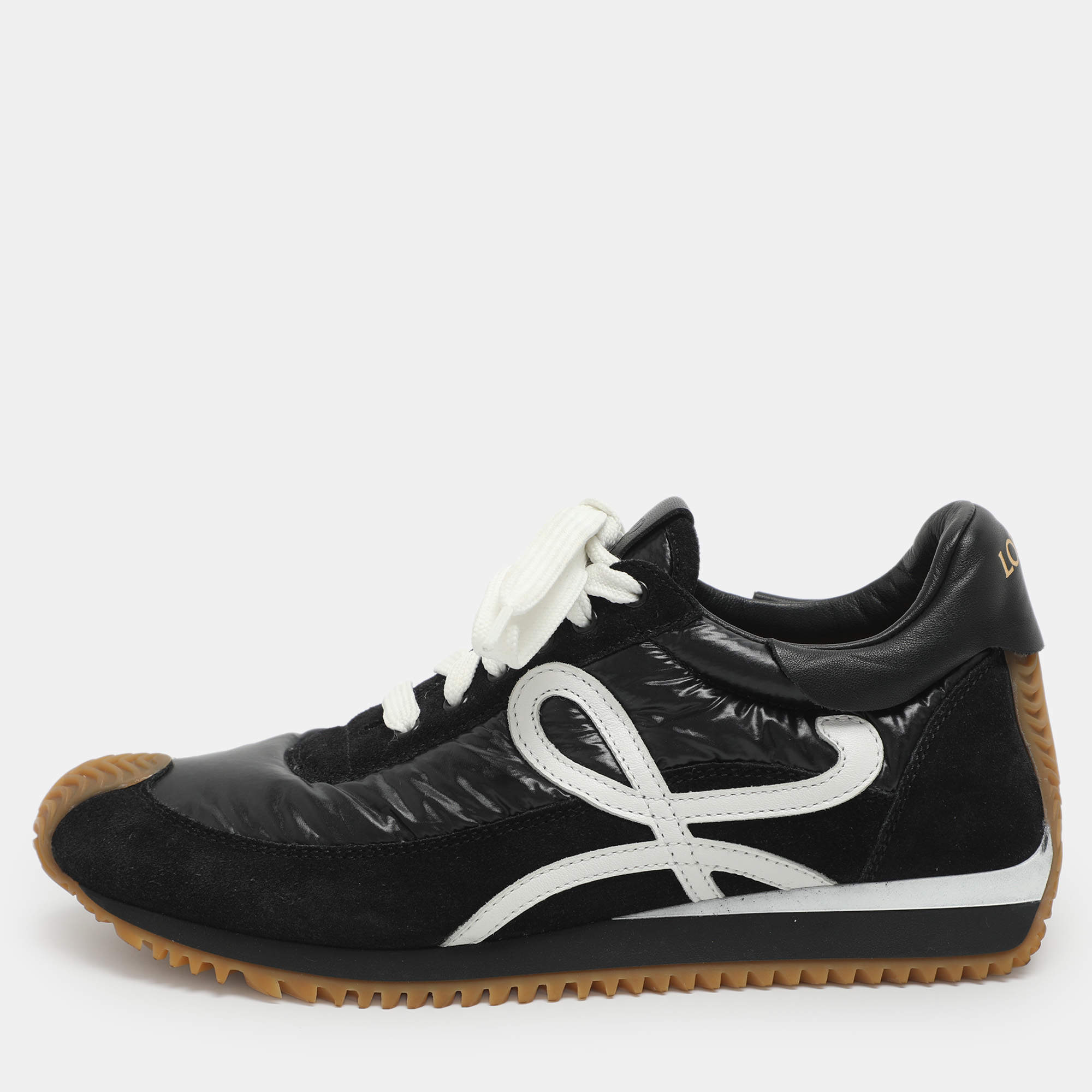 Pre Owned حذاء رياضي لووي قماش أبيض، سويدي وجلد قصير مقاس 39