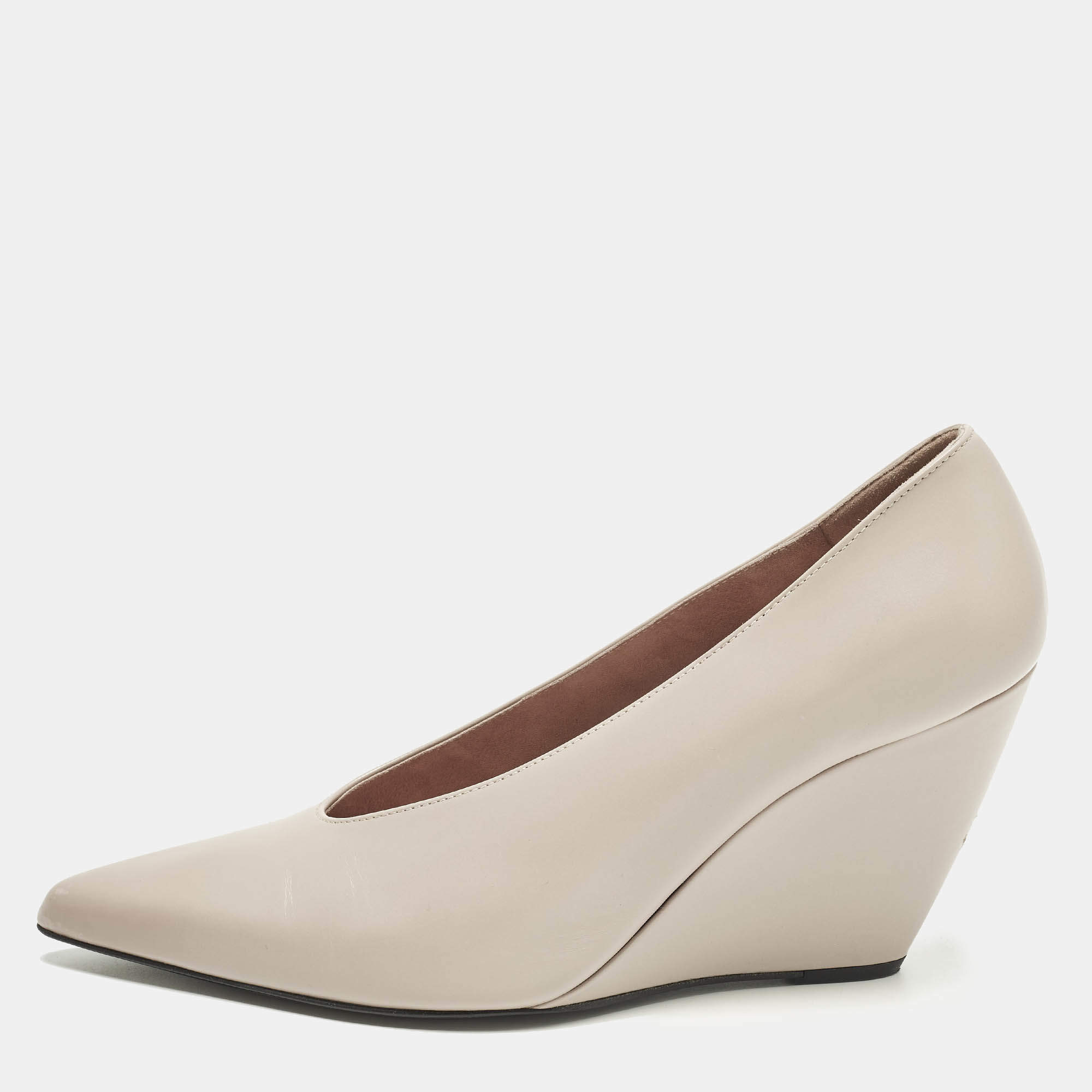 Pre Owned حذاء كعب عالي لورو بيانا جلد كريمي مقاس 41