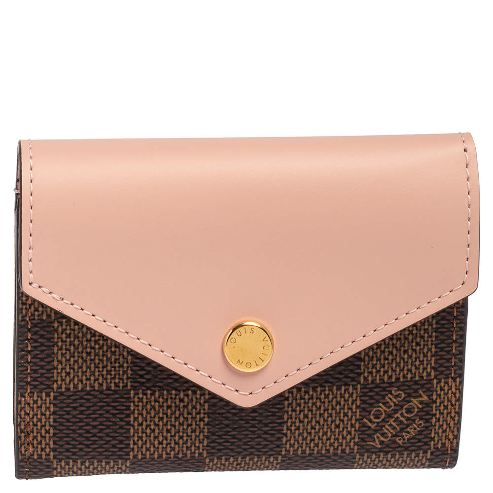 مملوكة مسبقًا Louis Vuitton Rose Ballerine Leather and Damier Ebene Canvas Zoe Wallet