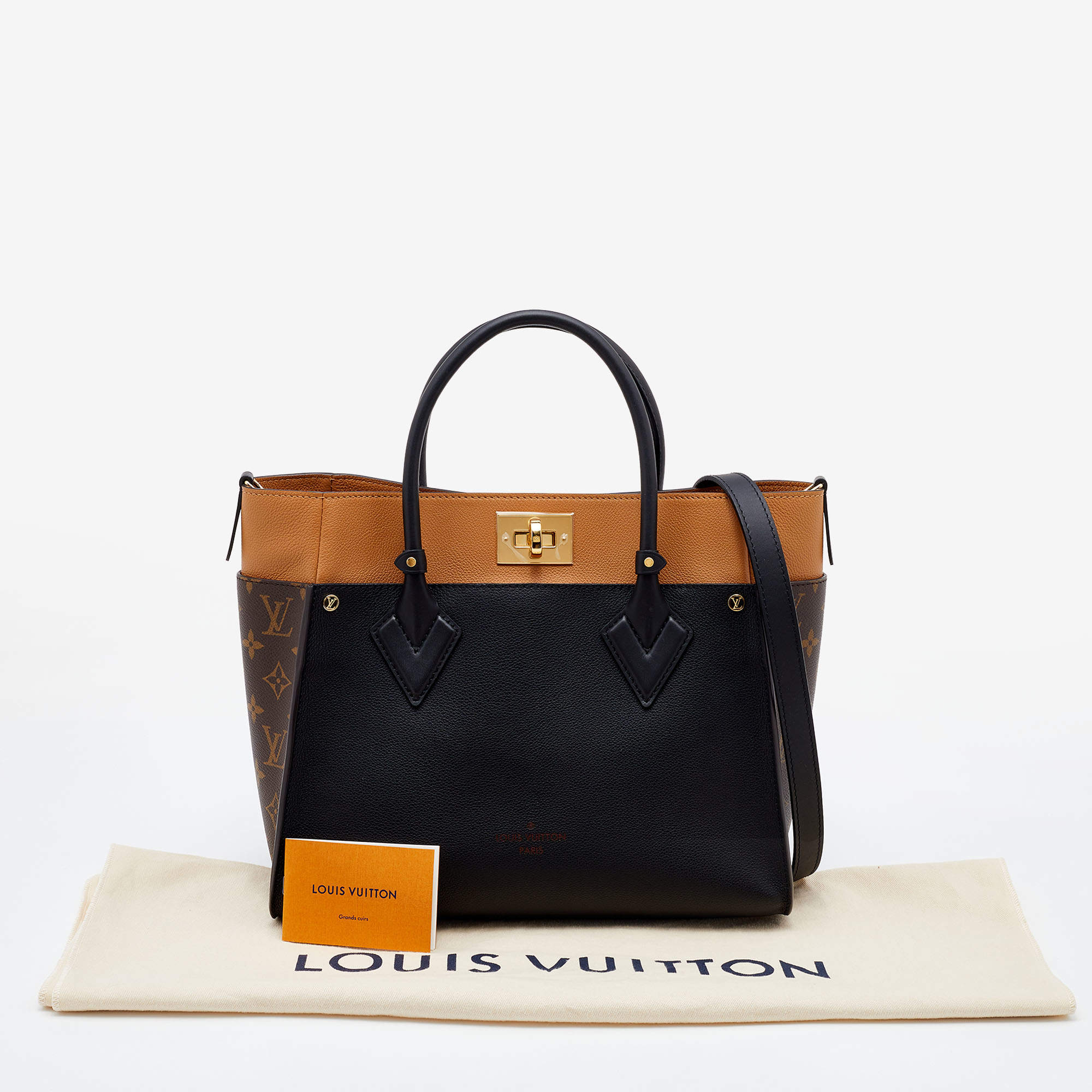 On my side leather handbag Louis Vuitton Black in Leather - 36434157