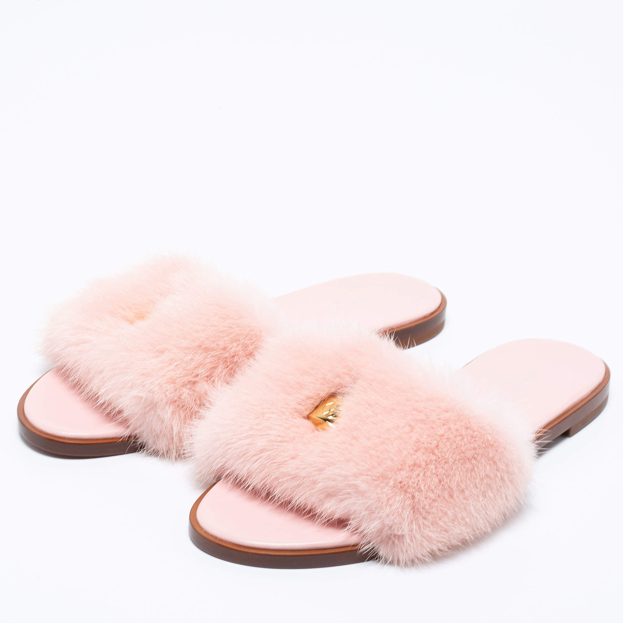 500 Louis Vuitton Mink Slippers for Therapy – Medtecjapan News