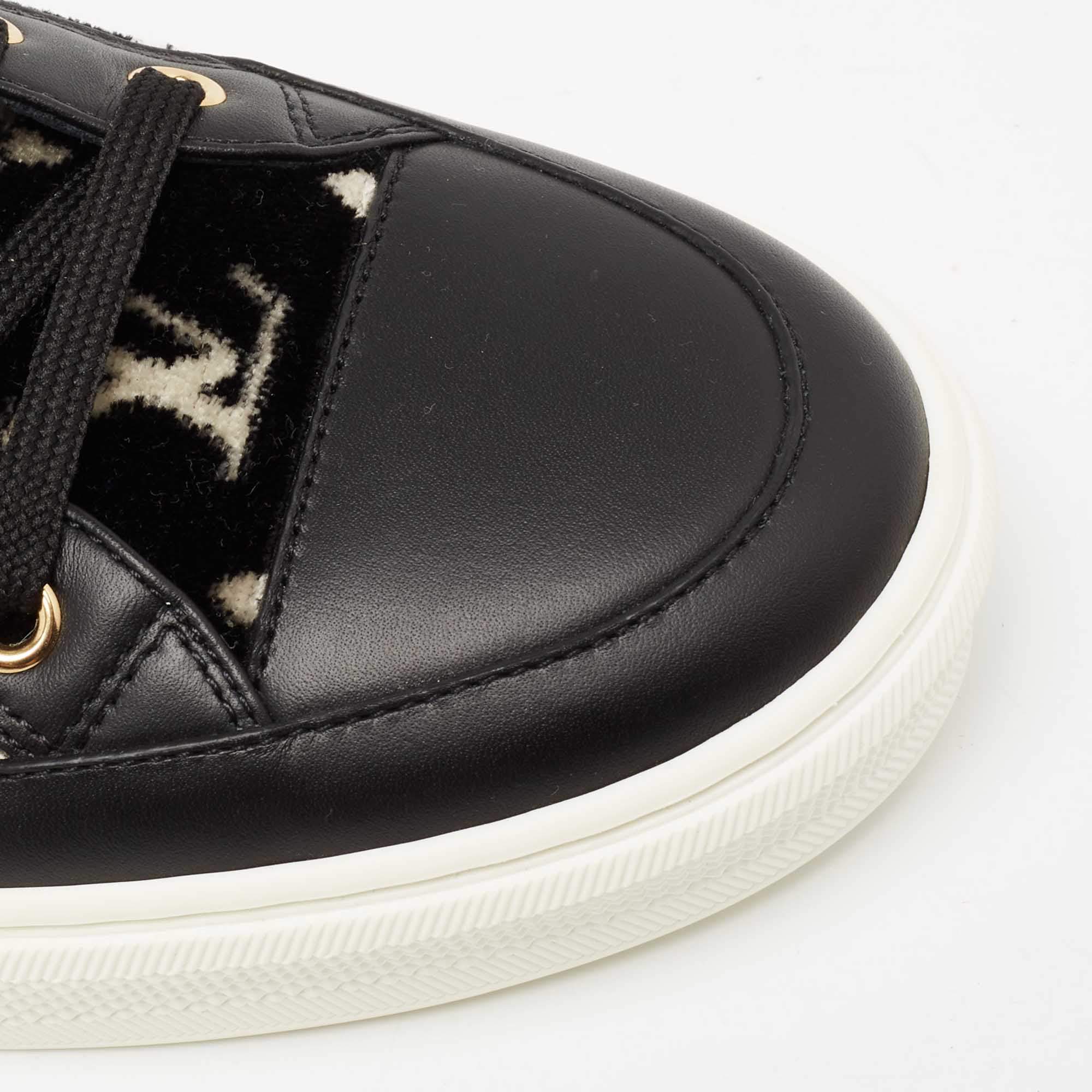 Run 55 leather trainers Louis Vuitton Black size 40 EU in Leather - 36192763