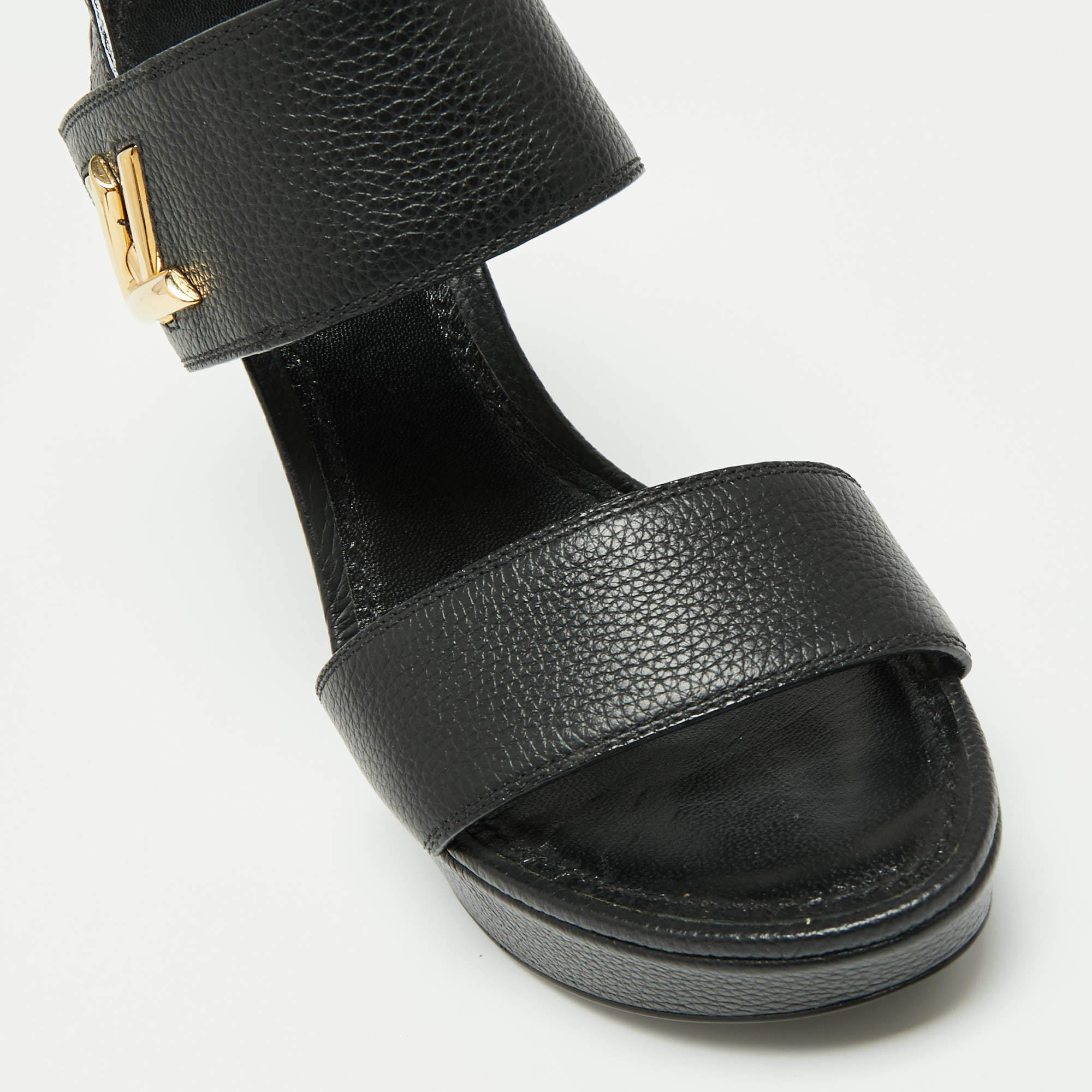 Horizon leather sandal Louis Vuitton White size 8 UK in Leather - 33947121