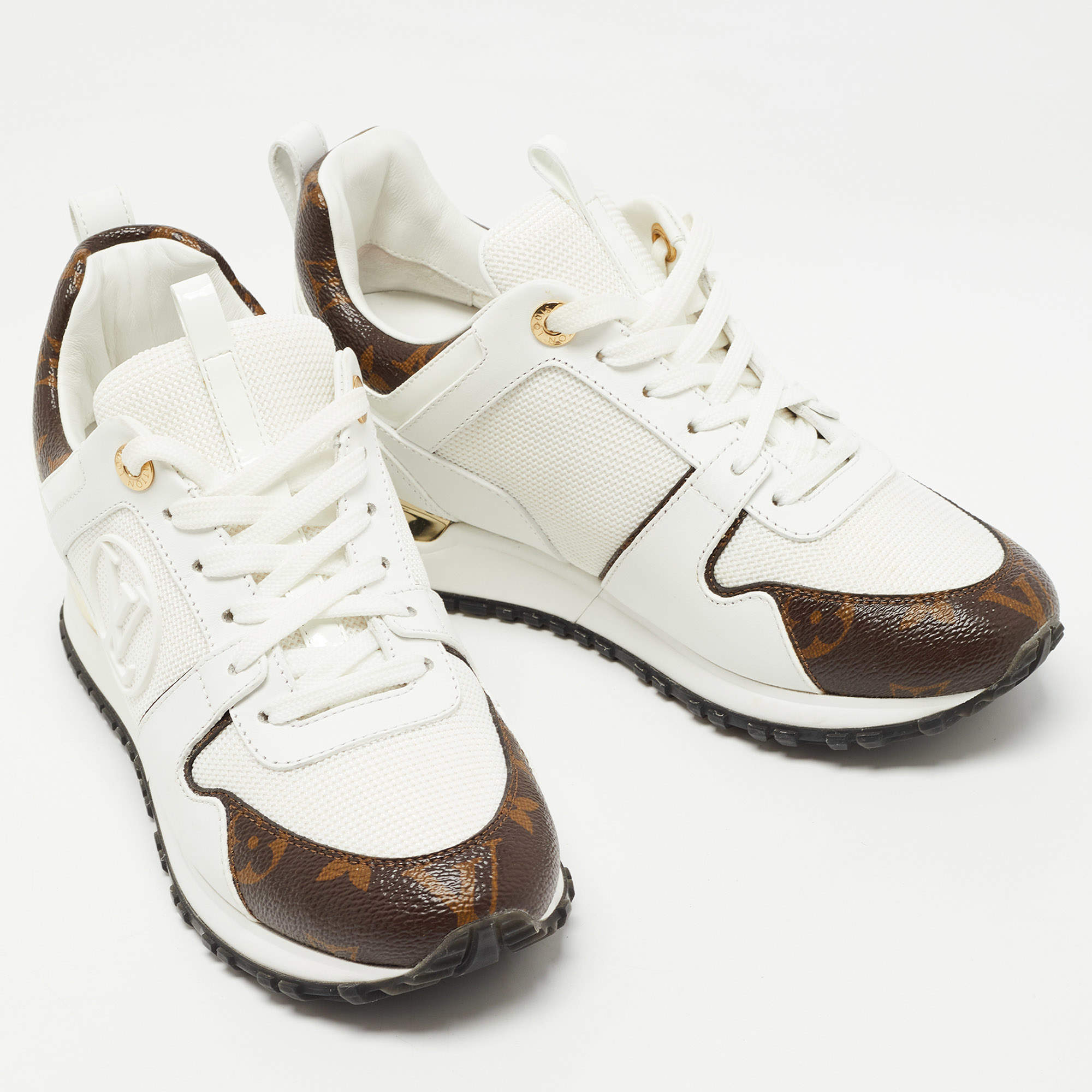 Run away leather trainers Louis Vuitton White size 35 EU in Leather -  31168042