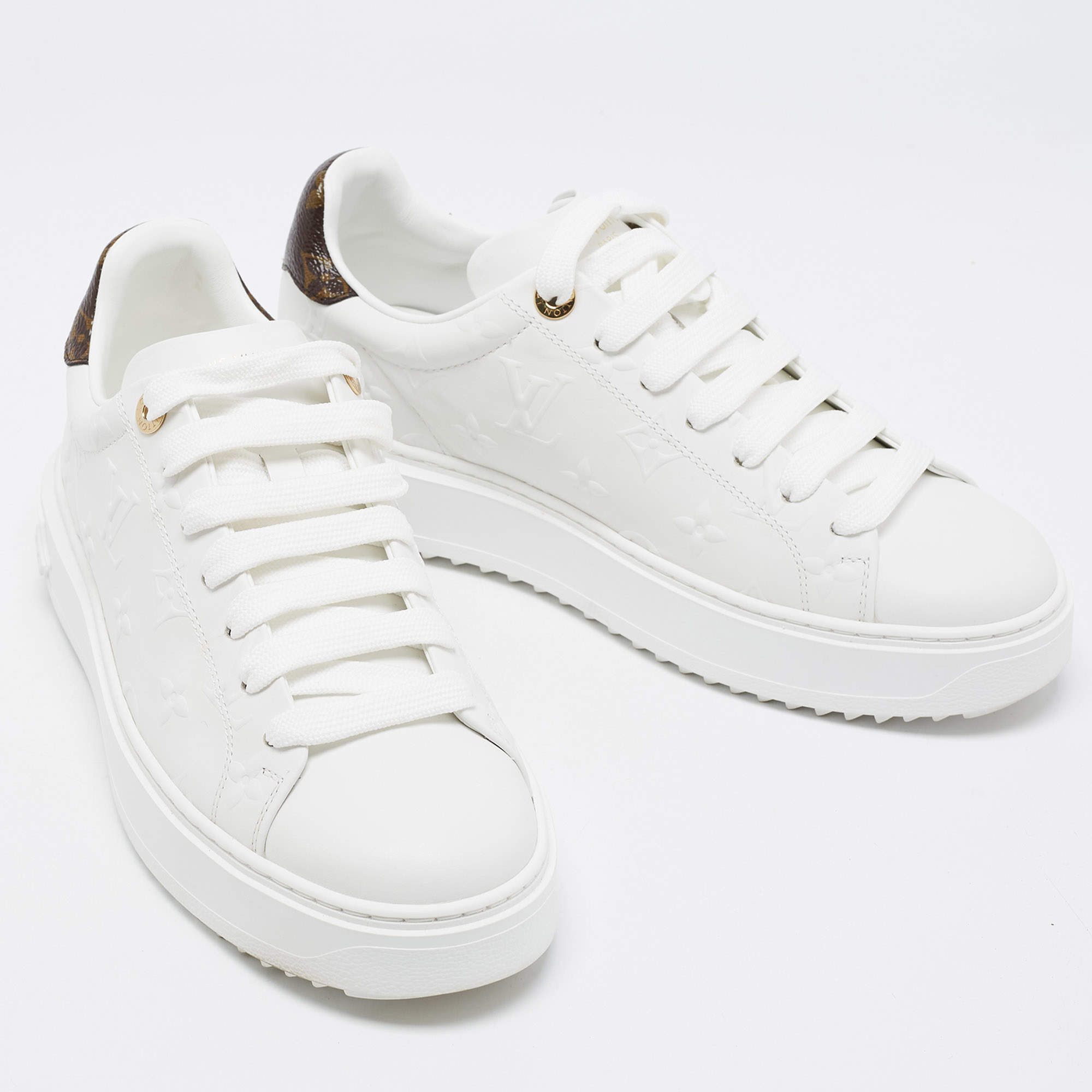 Time out leather trainers Louis Vuitton White size 39 EU in Leather -  37265193
