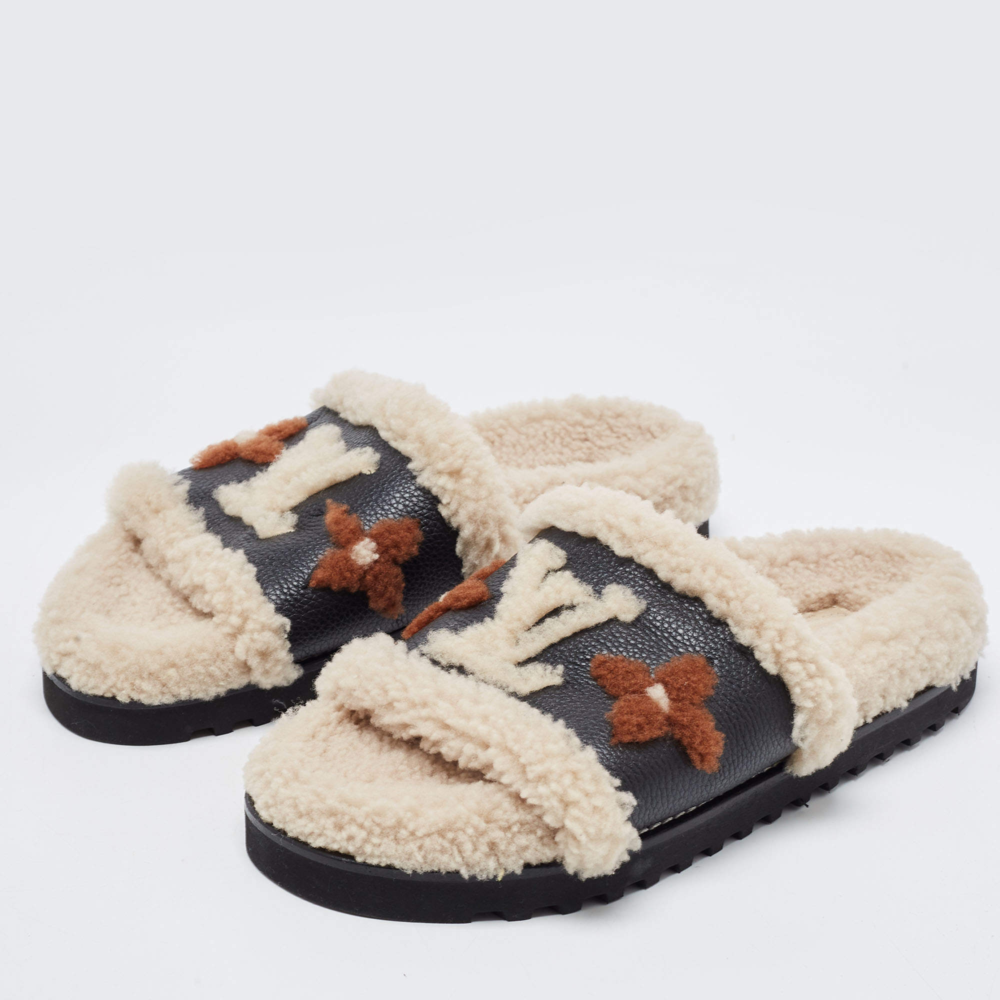 AUTH Louis Vuitton Paseo Flat Comfort Mule Shearling Fur Slide