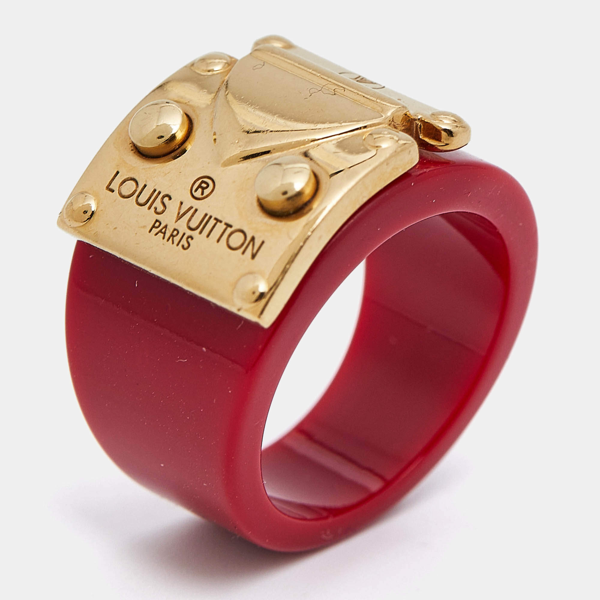 مملوكة مسبقًا Louis Vuitton Fuchsia Resin Lock Me Gold Tone Ring Size 56