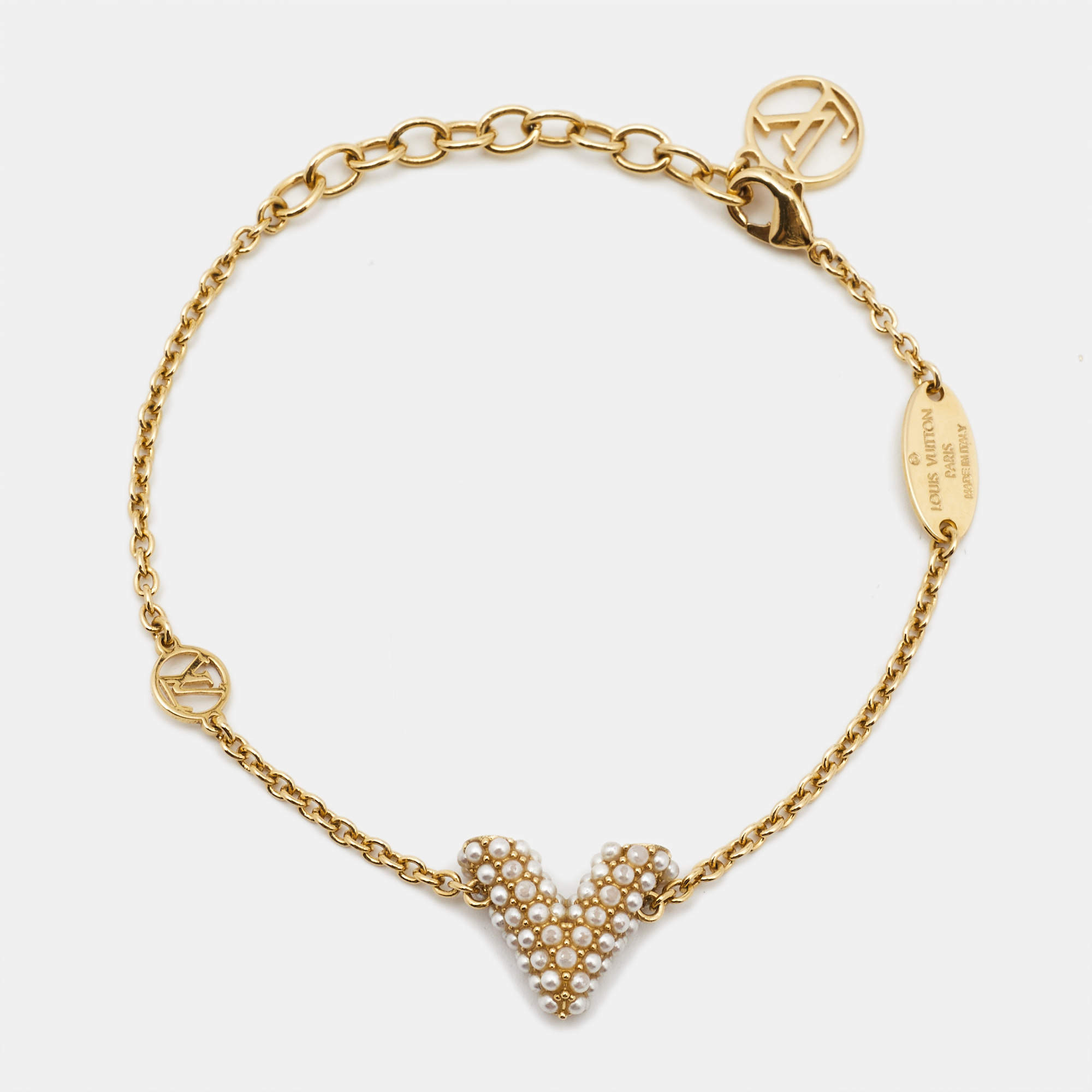 مملوكة مسبقًا Louis Vuitton Essential V  Faux Pearls Gold Tone Bracelet
